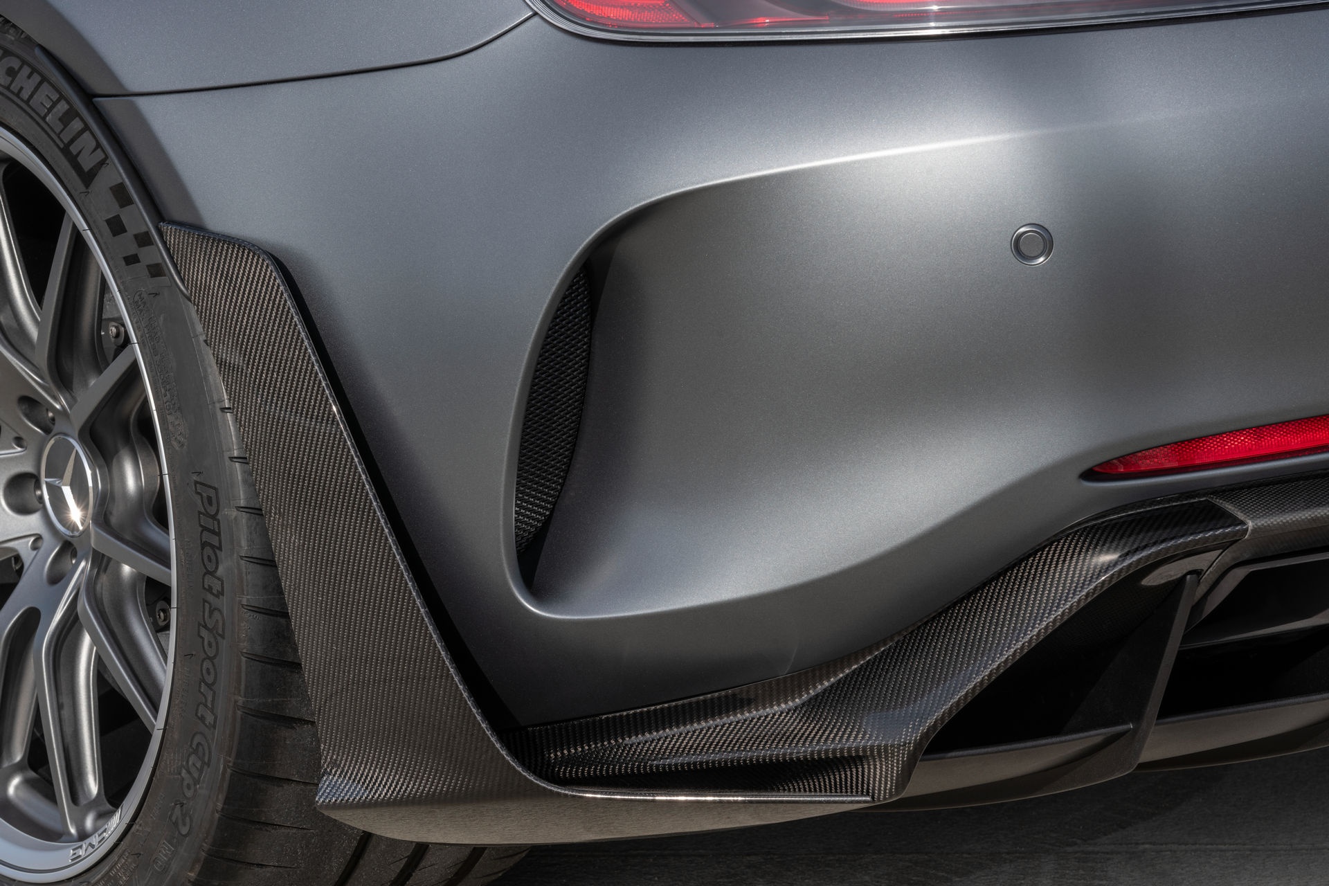 Ra mắt Mercedes-AMG GT R Pro 2021 tại Australia,  giới hạn 15 chiếc ảnh 6 Ra mat Mercedes-AMG GT R Pro 2021 tai Australia,  gioi han 15 chiec anh 6