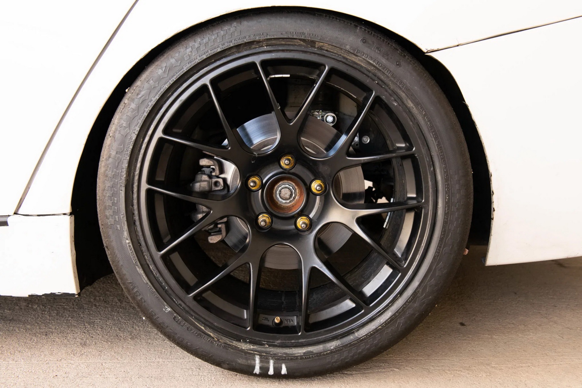 Khám phá BMW 3-Series phiên bản xe đua ảnh 4 Kham pha BMW 3-Series phien ban xe dua anh 4