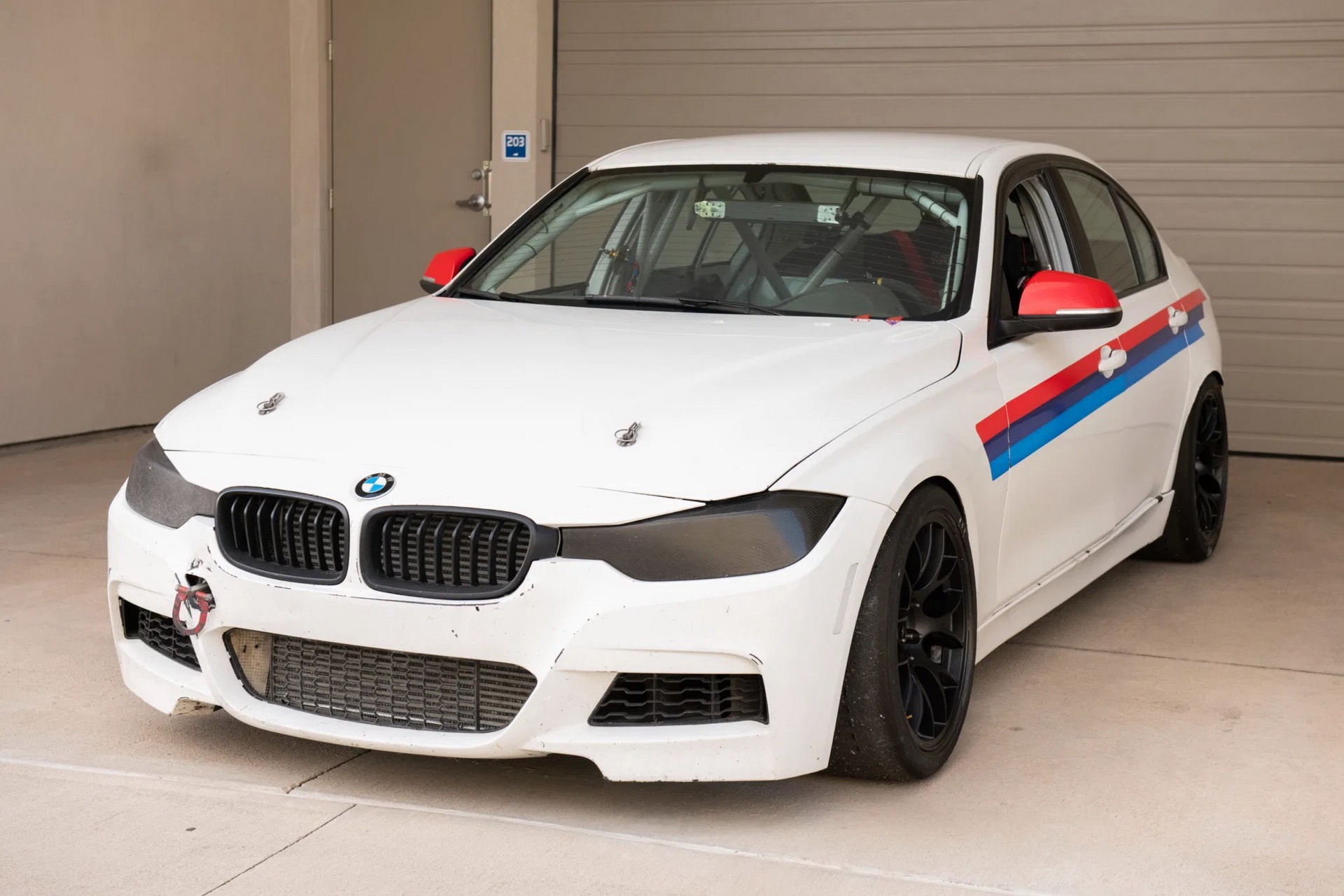 Khám phá BMW 3-Series phiên bản xe đua ảnh 1 Kham pha BMW 3-Series phien ban xe dua anh 1