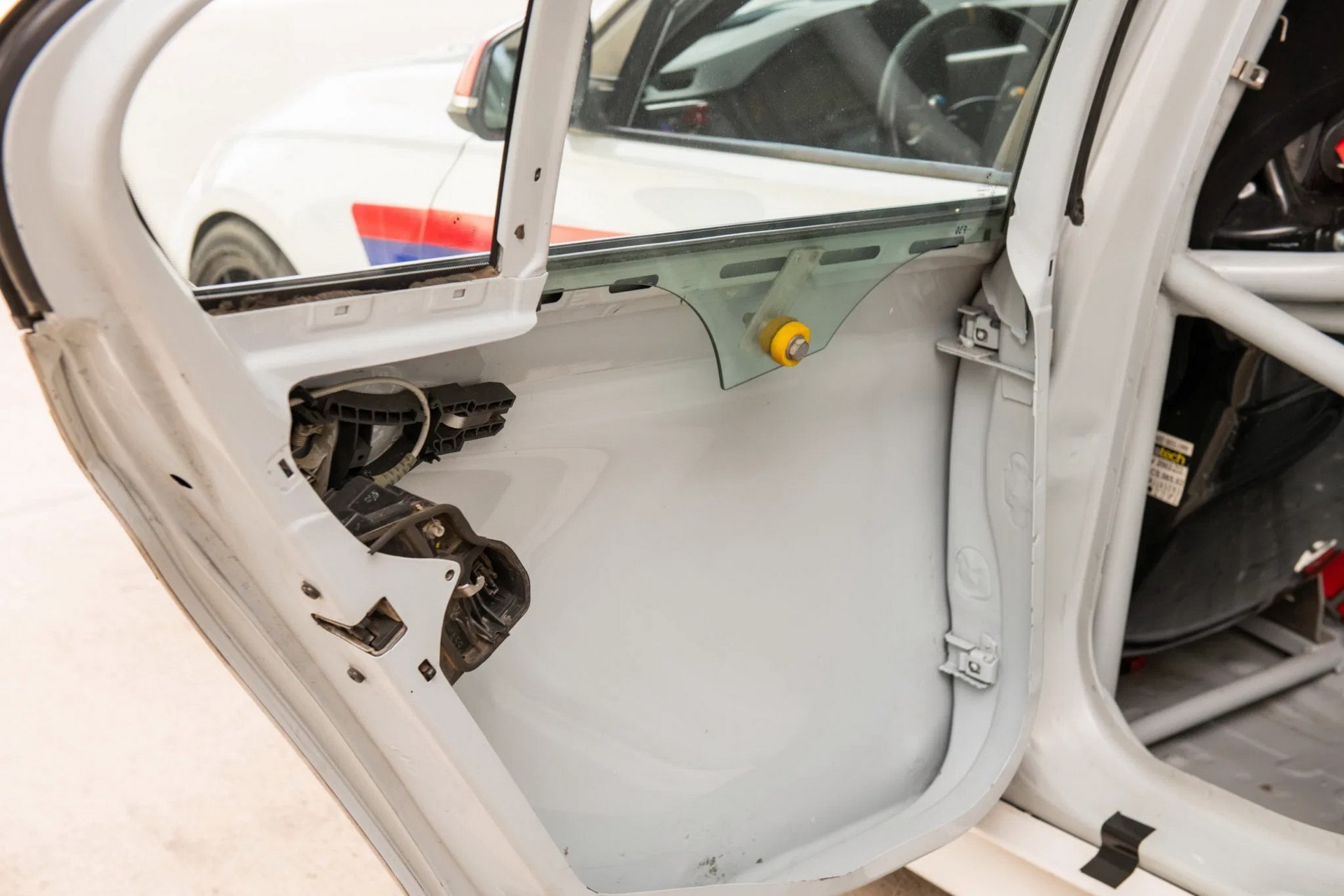 Khám phá BMW 3-Series phiên bản xe đua ảnh 5 Kham pha BMW 3-Series phien ban xe dua anh 5