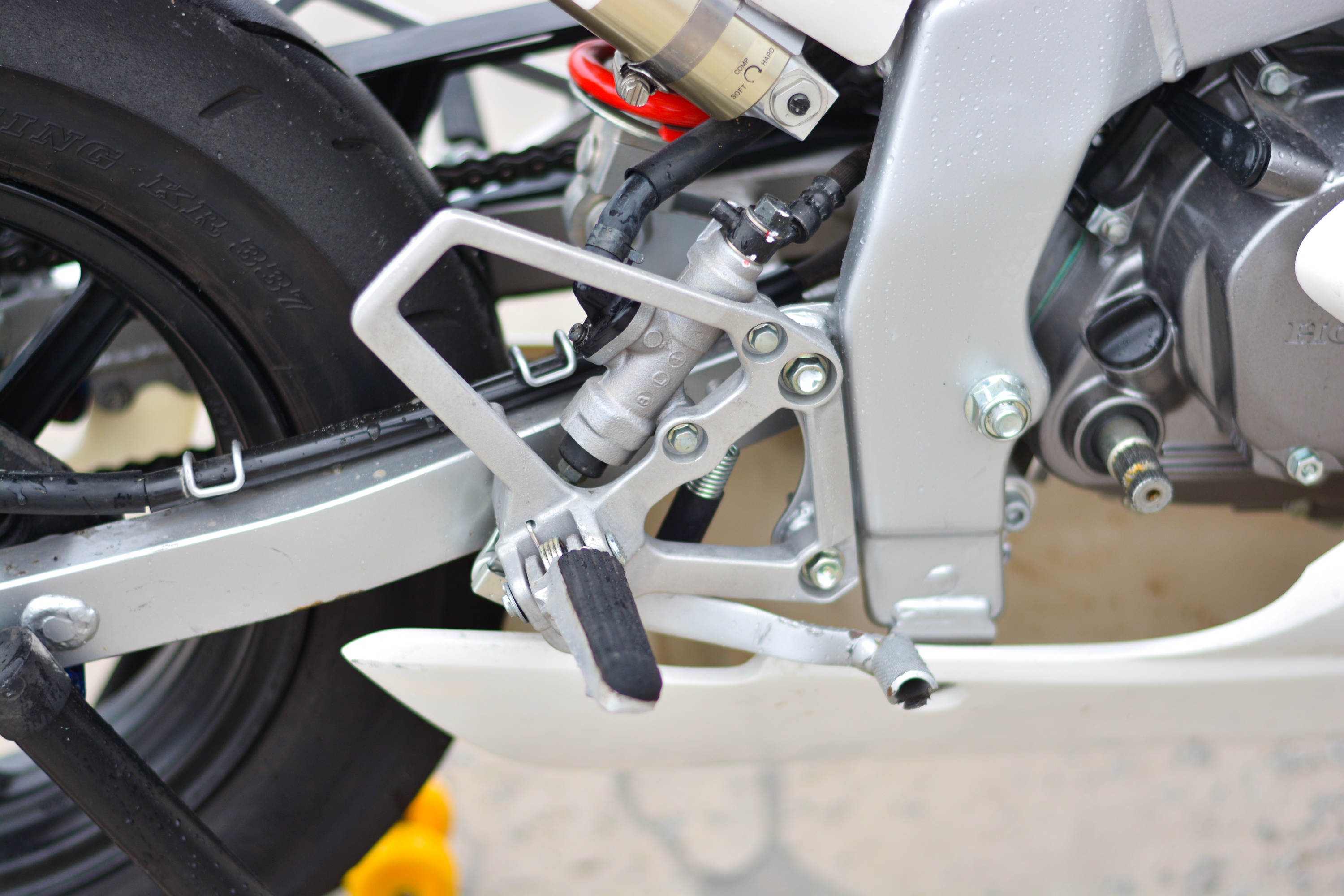 Kham pha moto dua Honda NSF100 tai VN anh 10