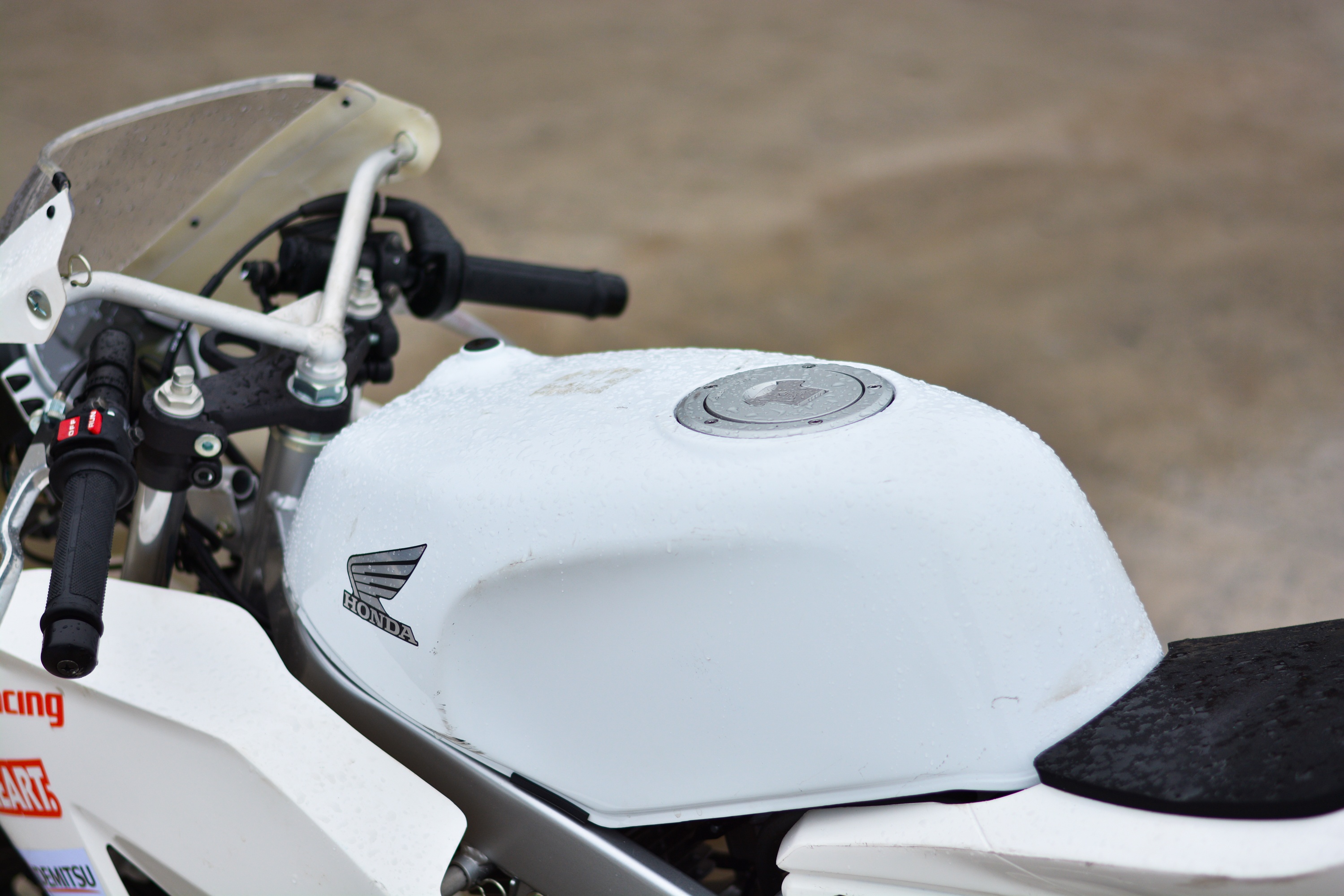 Kham pha moto dua Honda NSF100 tai VN anh 8