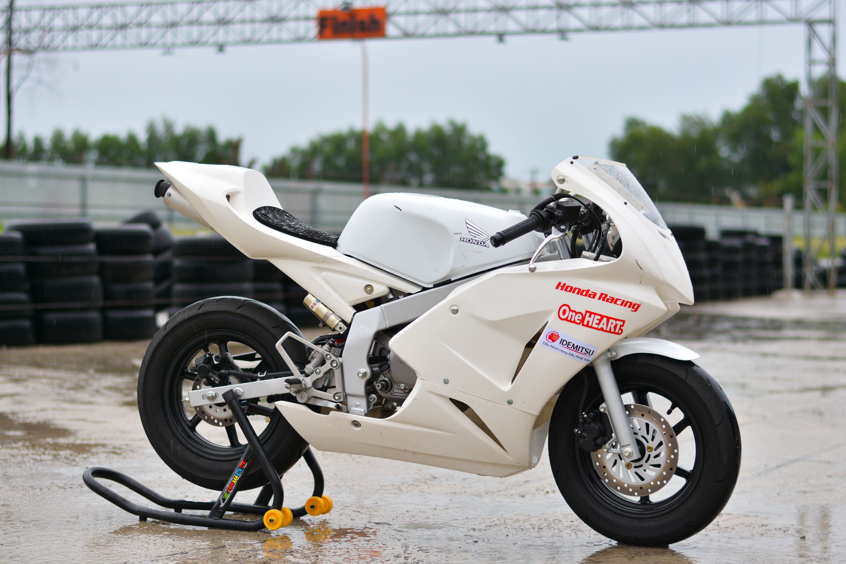 Kham pha moto dua Honda NSF100 tai VN anh 1