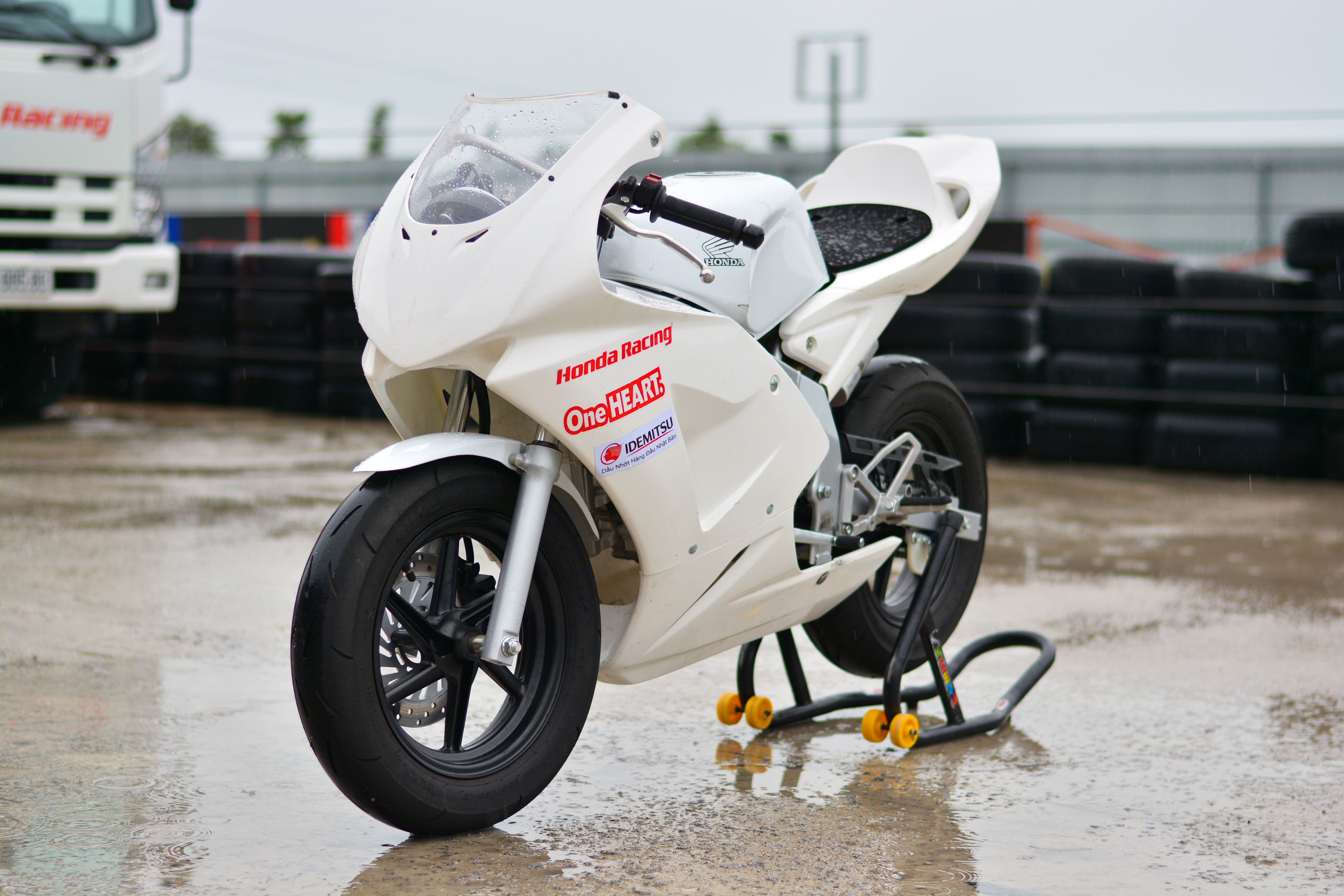 Kham pha moto dua Honda NSF100 tai VN anh 2