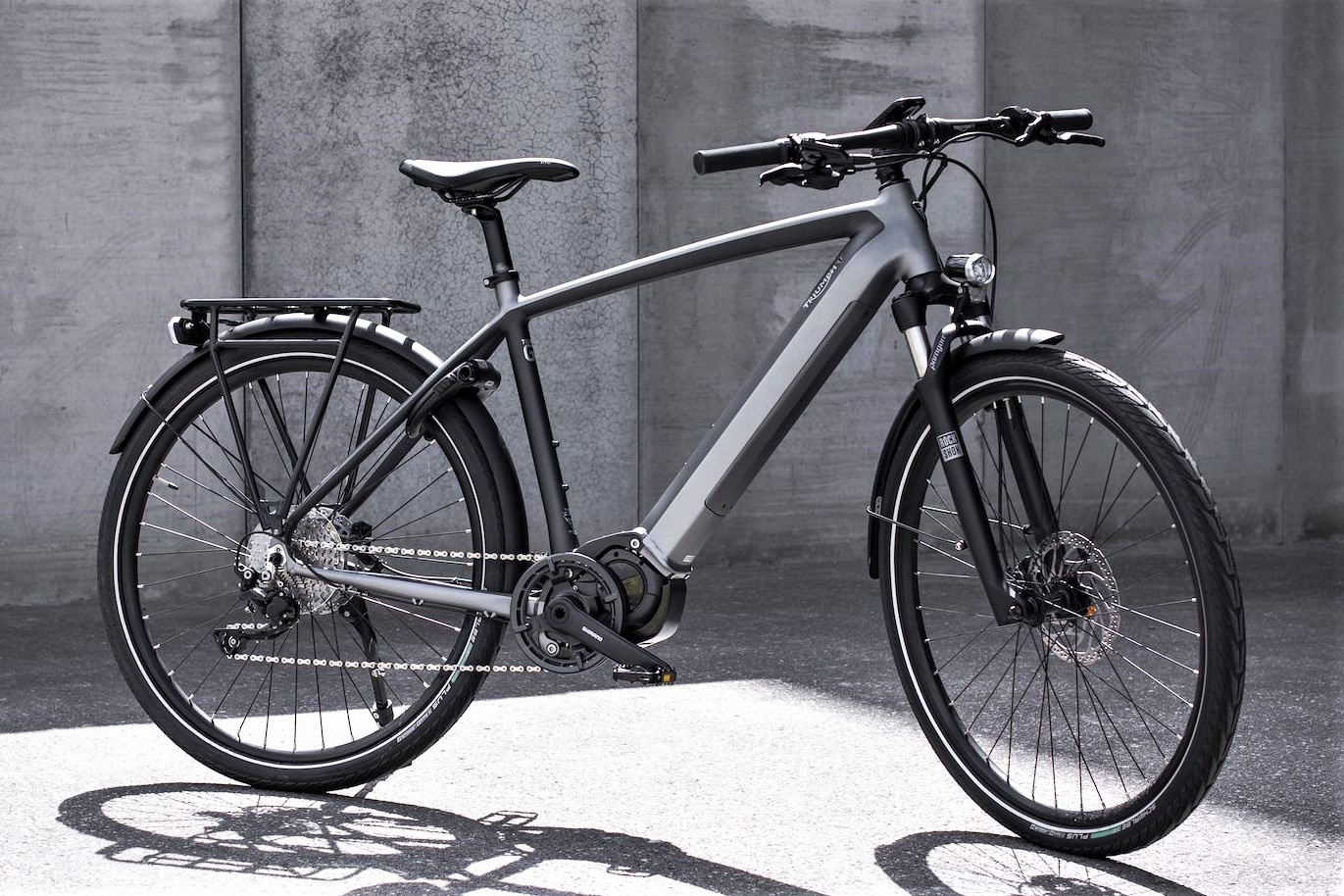 Triumph quay ve san xuat xe dap - tro luc dien, gia 3.750 USD hinh anh