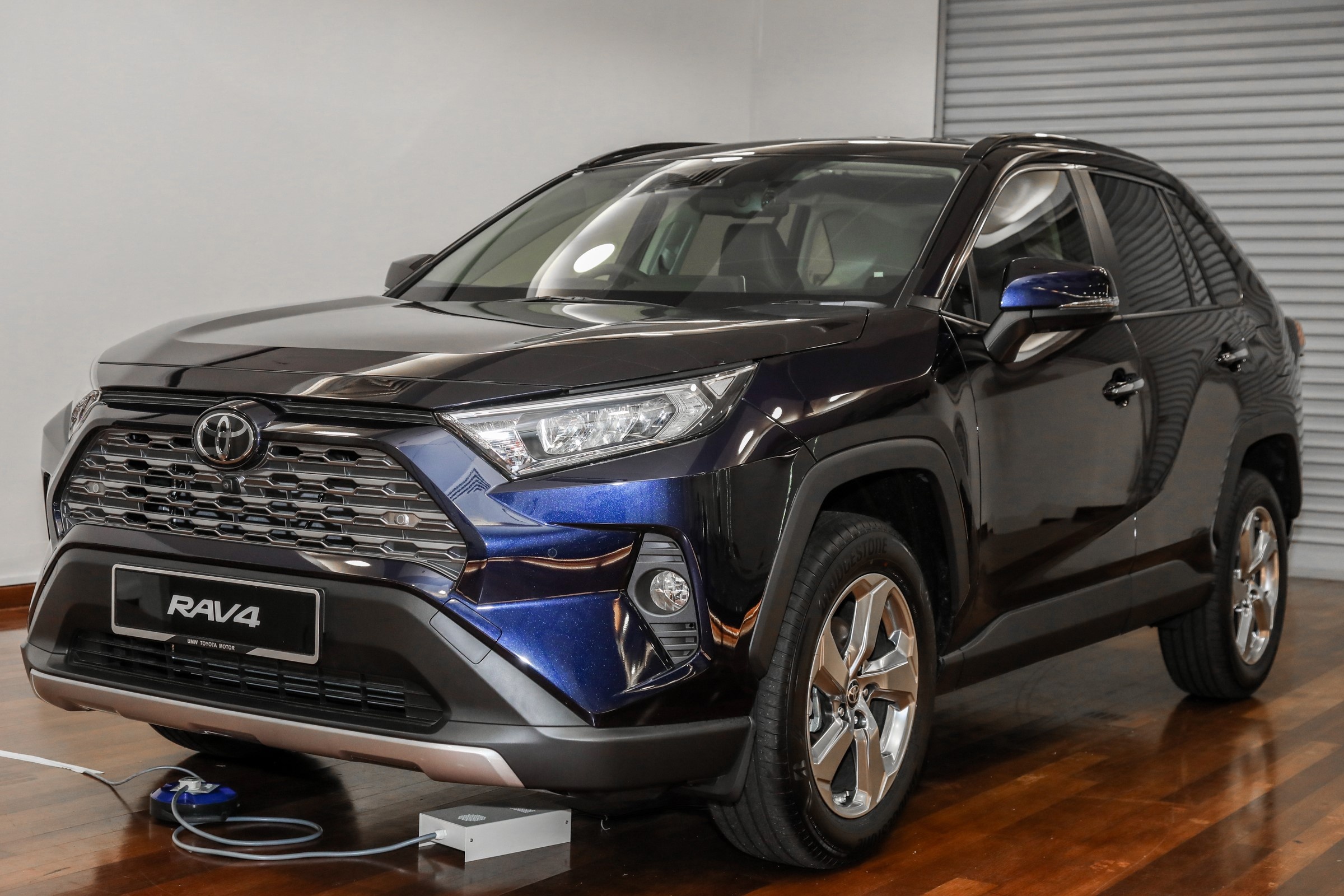 Toyota RAV4 2020 cập bến ĐNÁ - 2 phiên bản,  giá từ 45.959 USD ảnh 1 Toyota RAV4 2020 cap ben DNA - 2 phien ban,  gia tu 45.959 USD anh 1