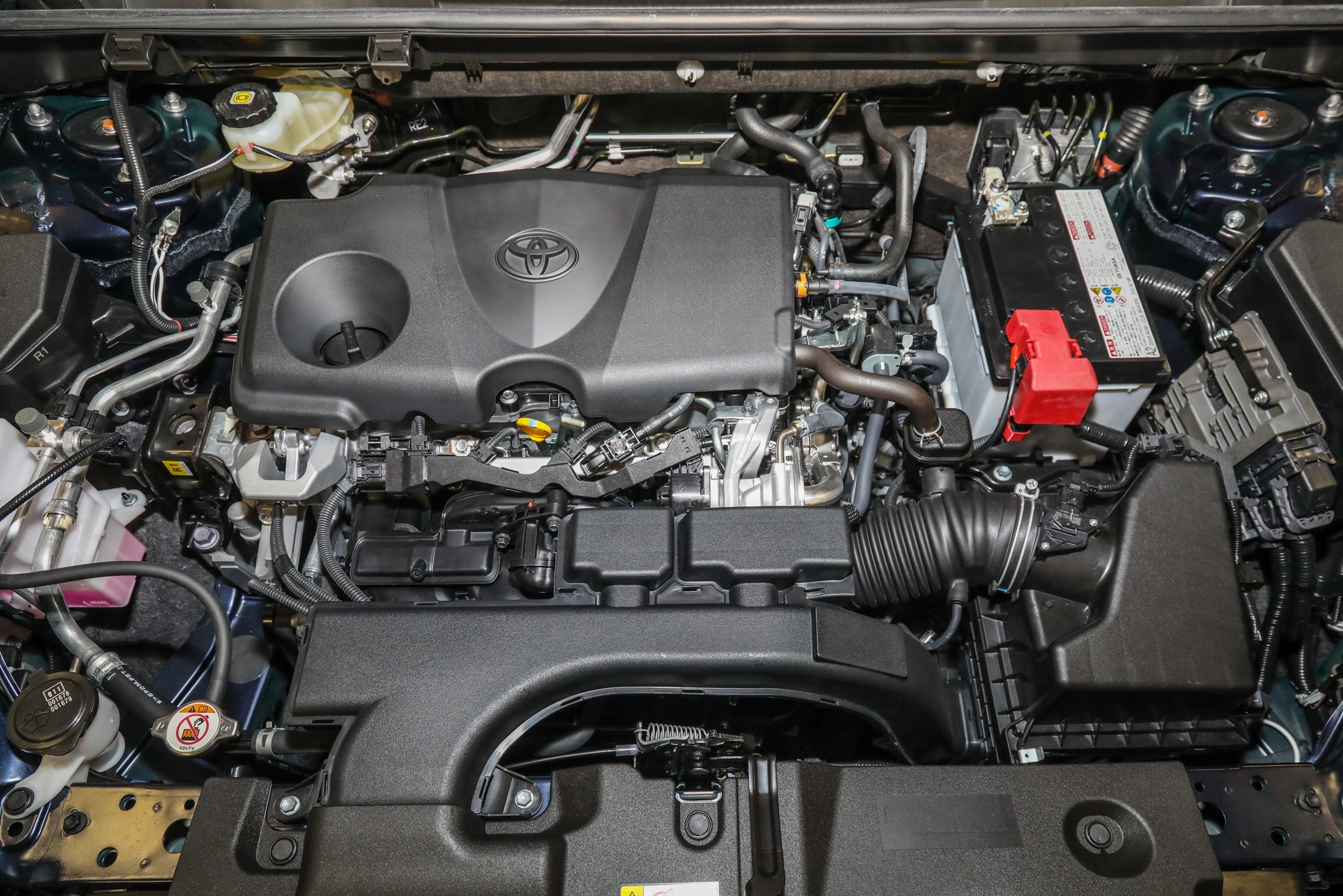 Toyota RAV4 2020 cập bến ĐNÁ - 2 phiên bản,  giá từ 45.959 USD ảnh 10 Toyota RAV4 2020 cap ben DNA - 2 phien ban,  gia tu 45.959 USD anh 10