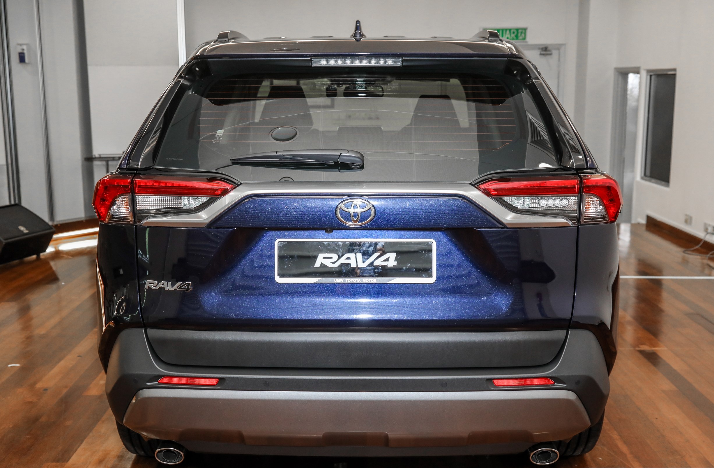 Toyota RAV4 2020 cập bến ĐNÁ - 2 phiên bản,  giá từ 45.959 USD ảnh 5 Toyota RAV4 2020 cap ben DNA - 2 phien ban,  gia tu 45.959 USD anh 5
