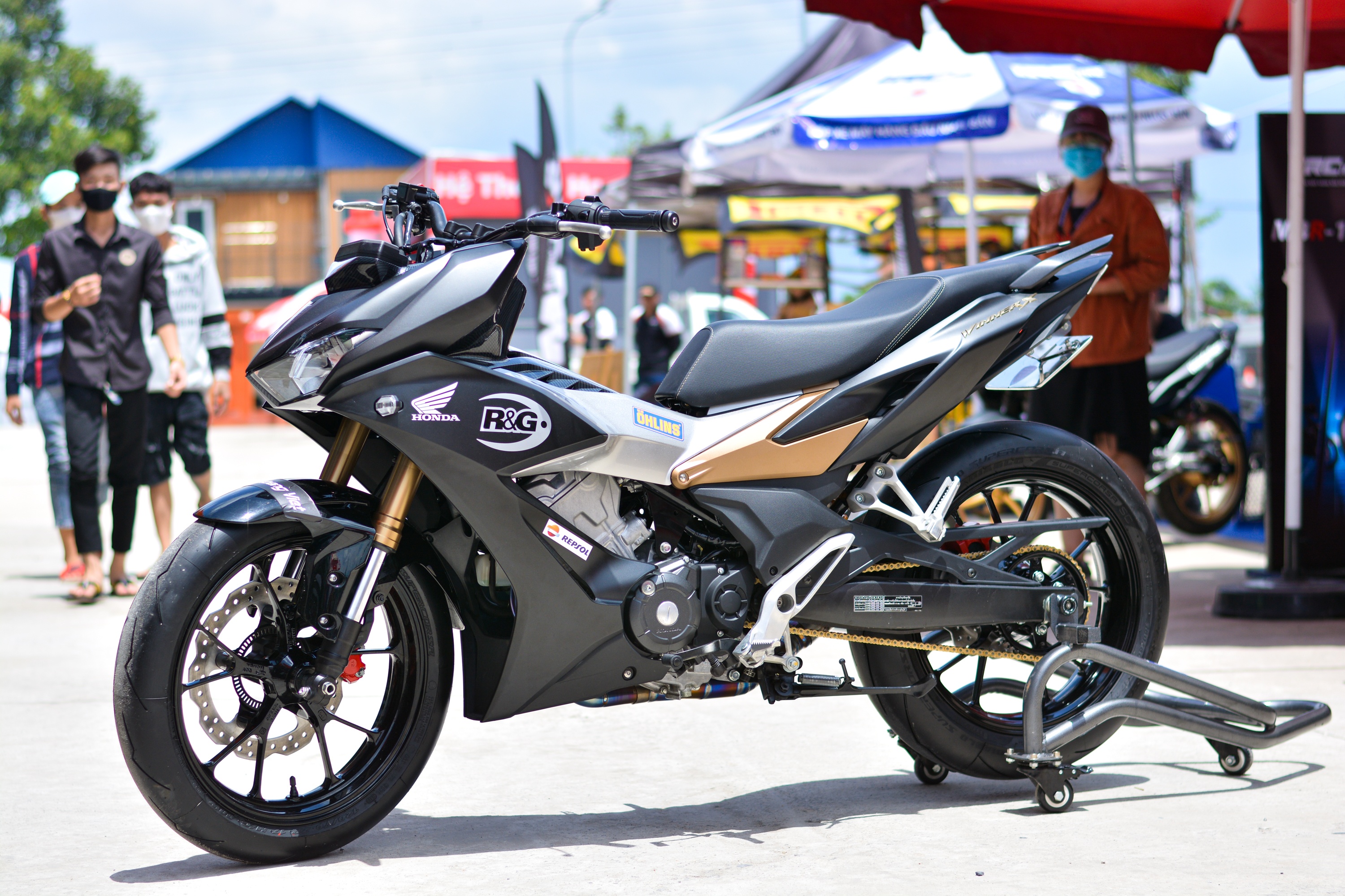 Can canh Honda Winner X voi dan chan Honda CB150R Neo Sport Cafe anh 13