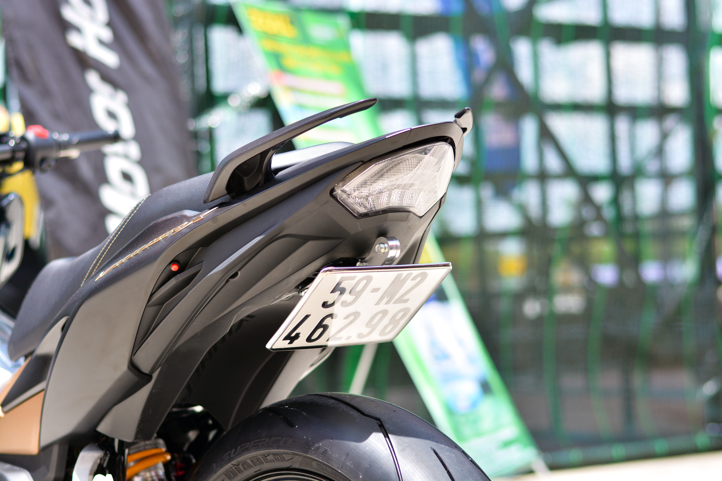 Can canh Honda Winner X voi dan chan Honda CB150R Neo Sport Cafe anh 10