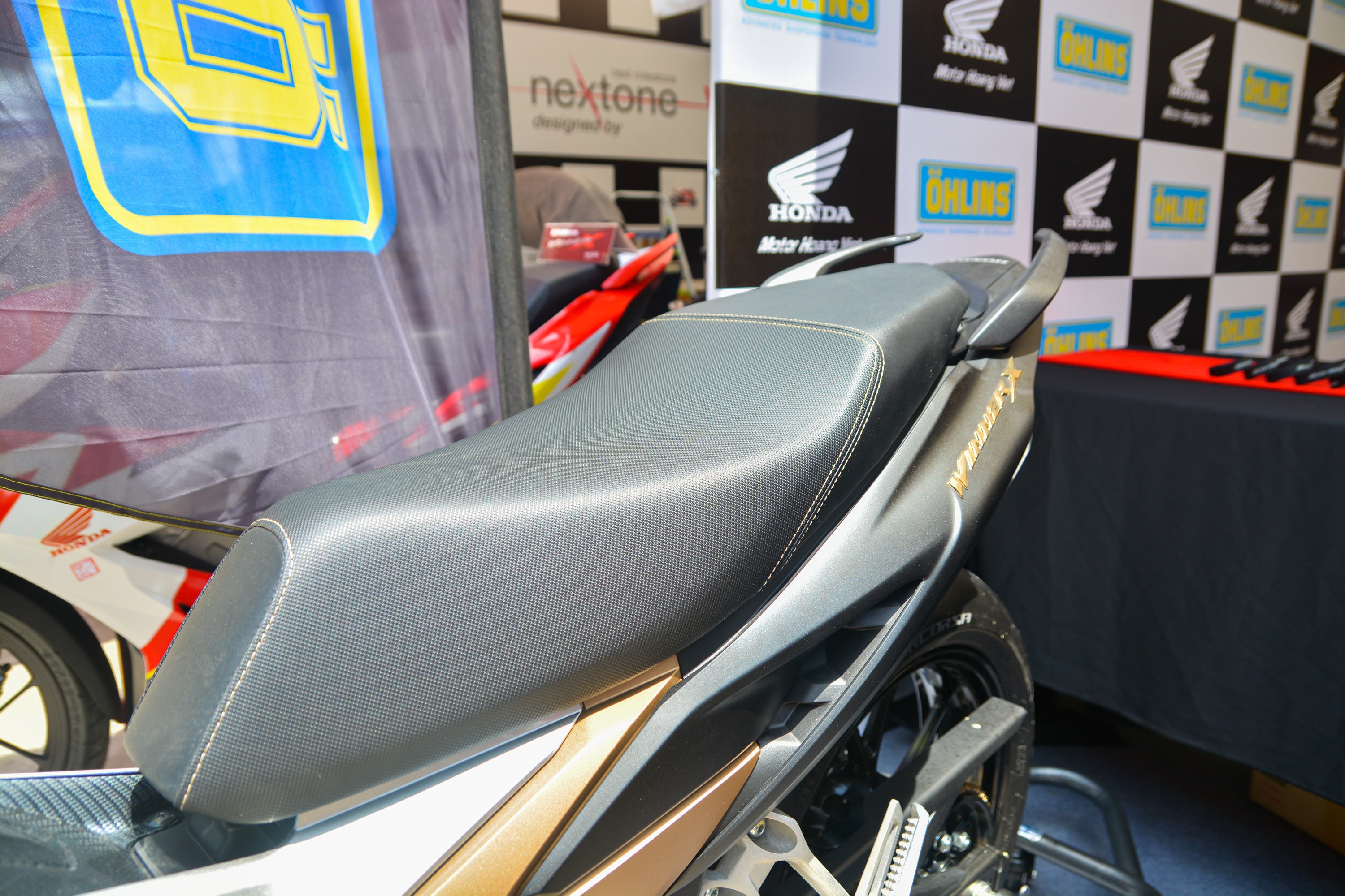 Can canh Honda Winner X voi dan chan Honda CB150R Neo Sport Cafe anh 7