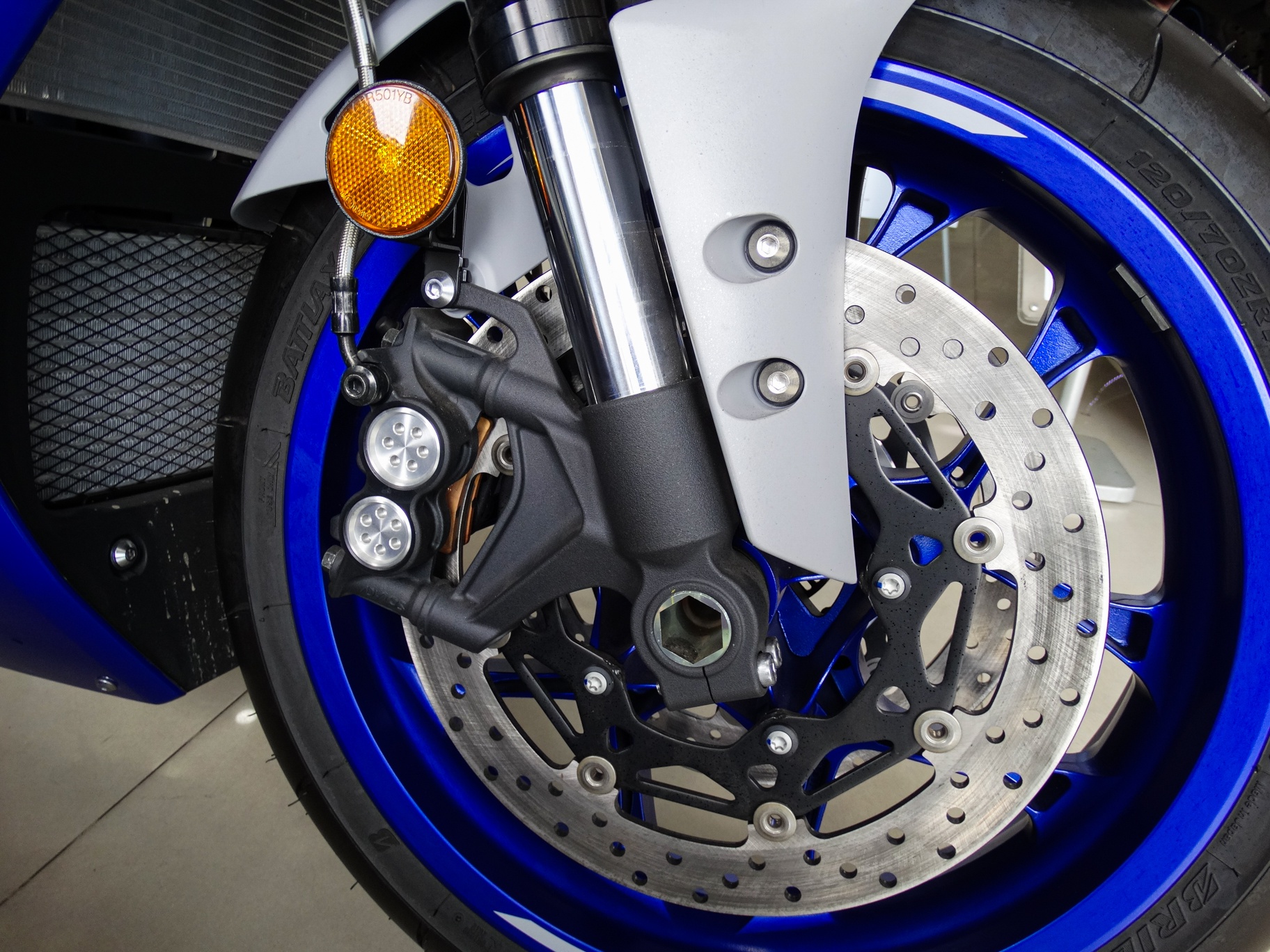 Yamaha YZF-R1 2020 tai VN - doi thu Kawasaki ZX-10R,  gia 729 trieu anh 2