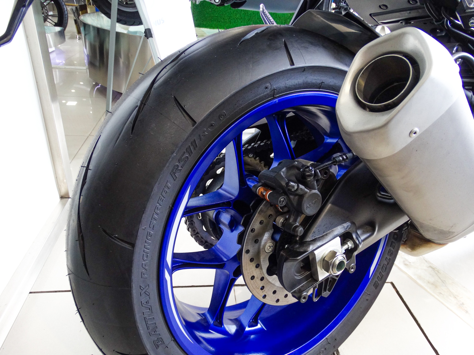 Yamaha YZF-R1 2020 tai VN - doi thu Kawasaki ZX-10R,  gia 729 trieu anh 9