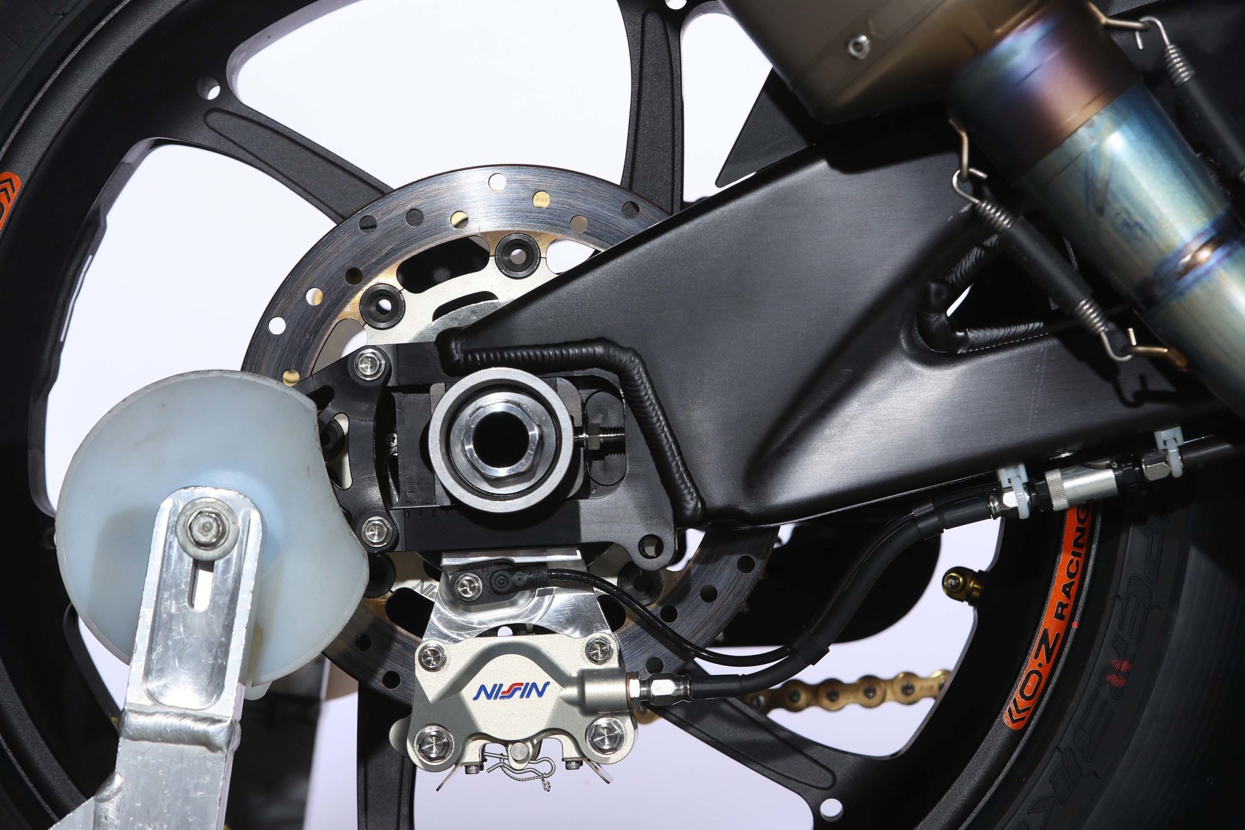 Chi tiết Honda CBR1000RR-R Fireblade SP phiên bản xe đua ảnh 6 Chi tiet Honda CBR1000RR-R Fireblade SP phien ban xe dua anh 6