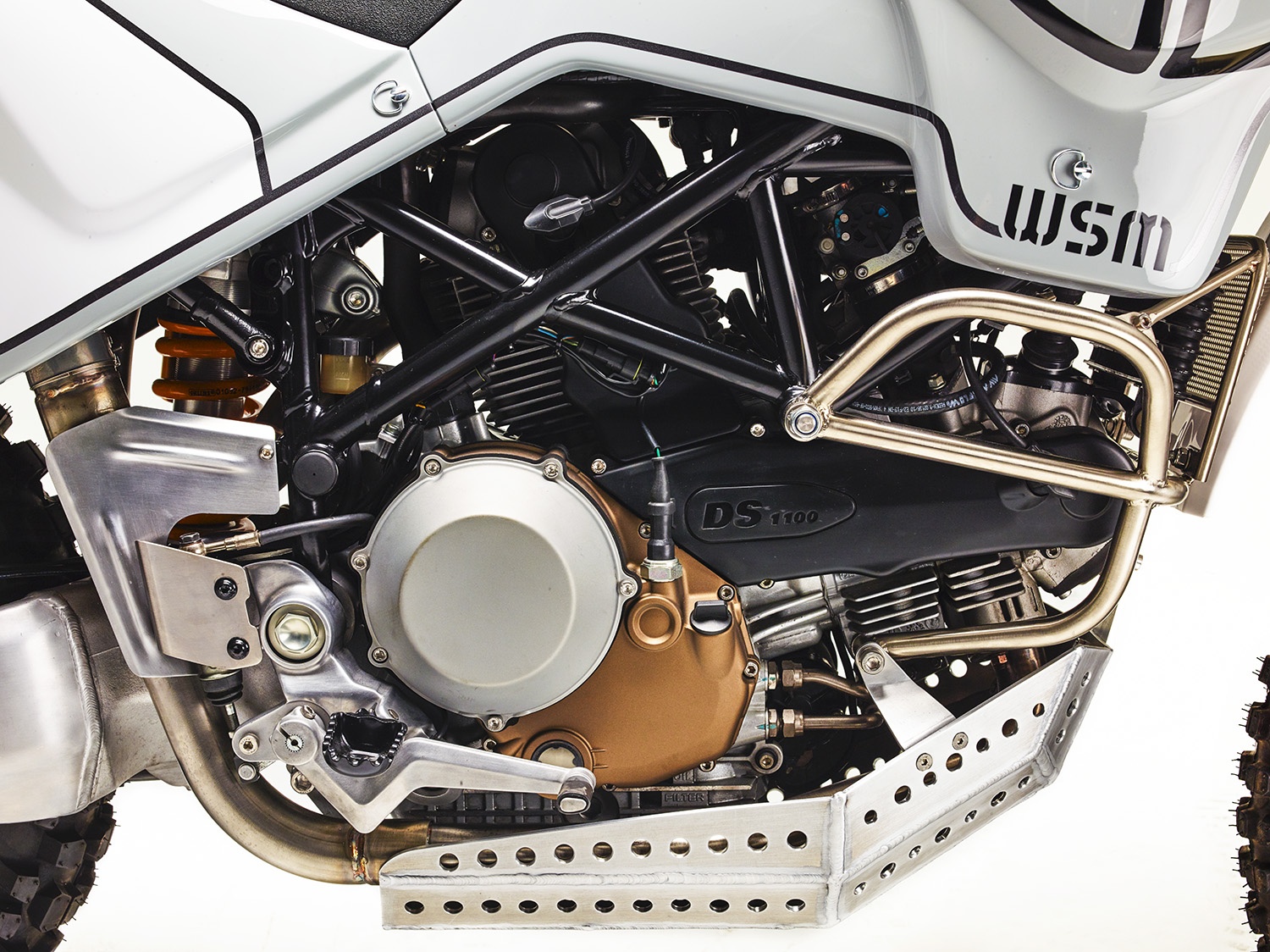 Chi tiet Ducati Scrambler 'lot xac' thanh xe aventure co dien anh 4