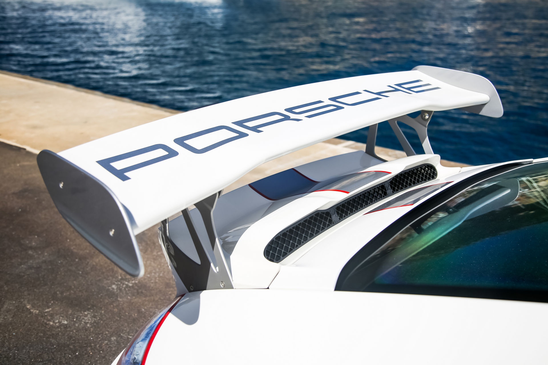 Ngam nhin Porsche 911 GT3 RS 4.0 2011 phien ban gioi han dac biet anh 8