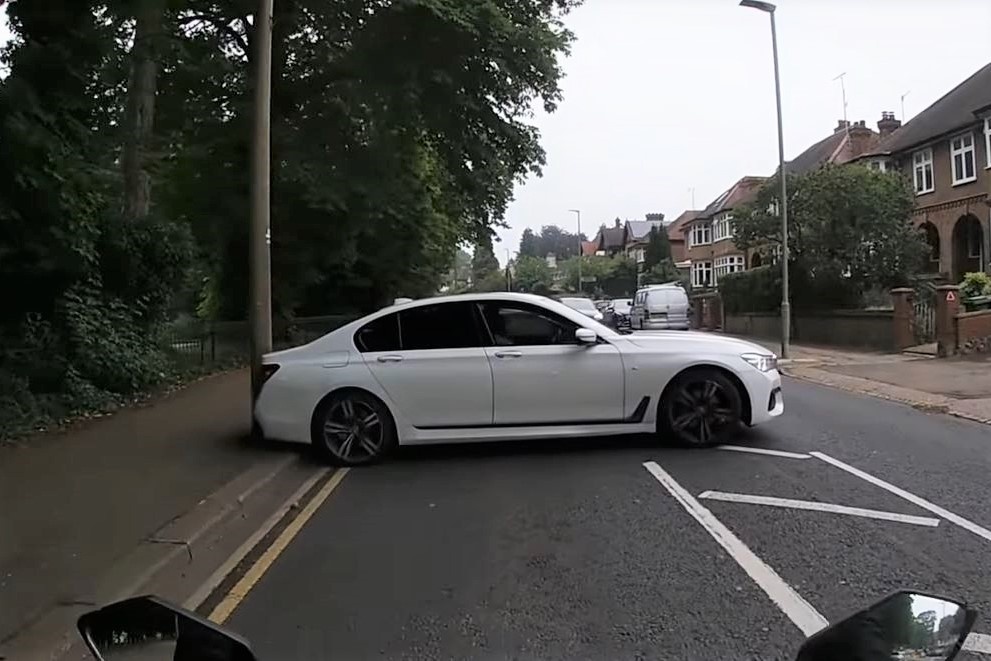 Thi thu cau hoi diem liet bang lai oto hang B2 (Phan 2) anh 4