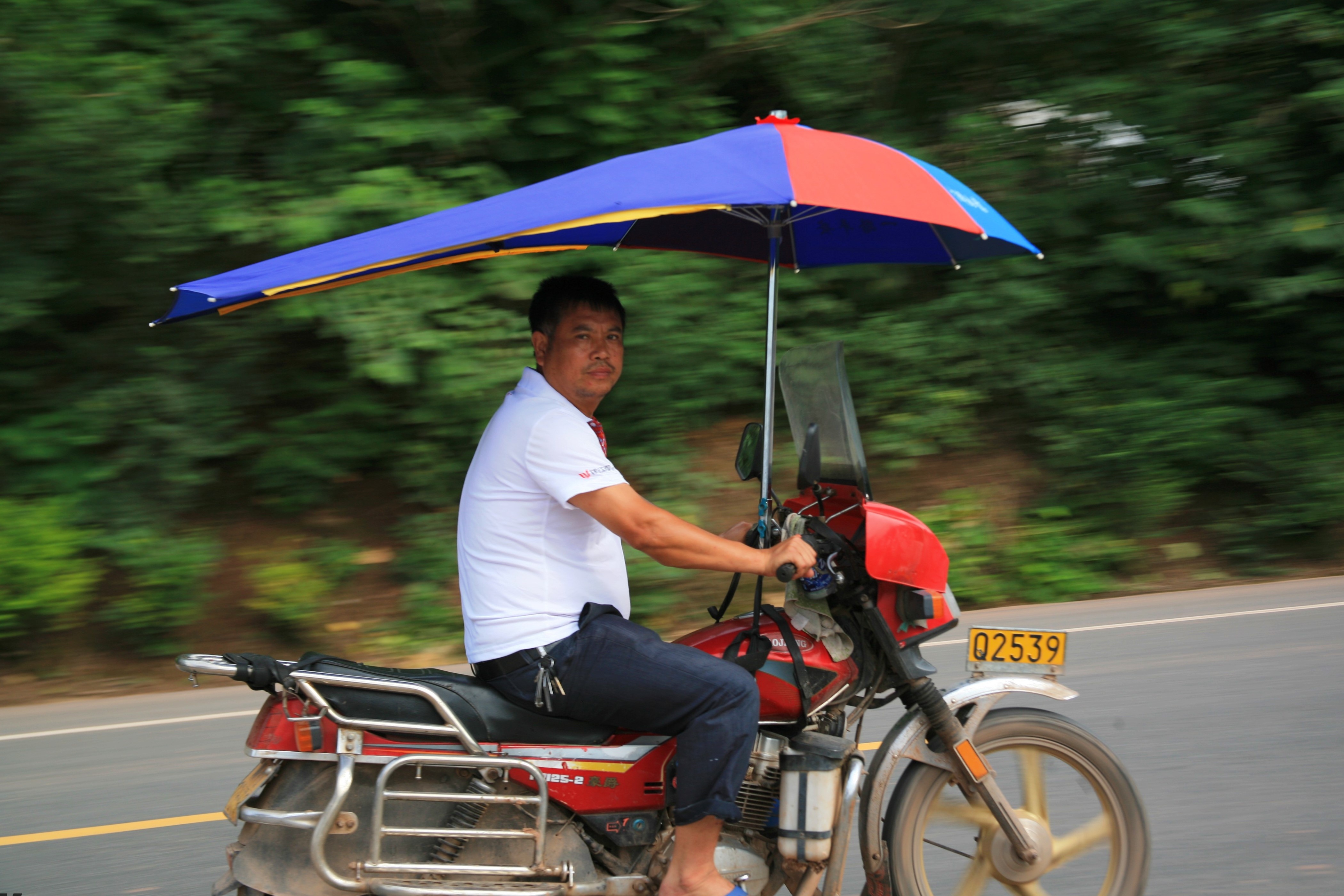 Thi thử câu hỏi điểm liệt bằng lái ôtô hạng B2 (Phần 3) ảnh 6 Thi thu cau hoi diem liet bang lai oto hang B2 (Phan 3) anh 6