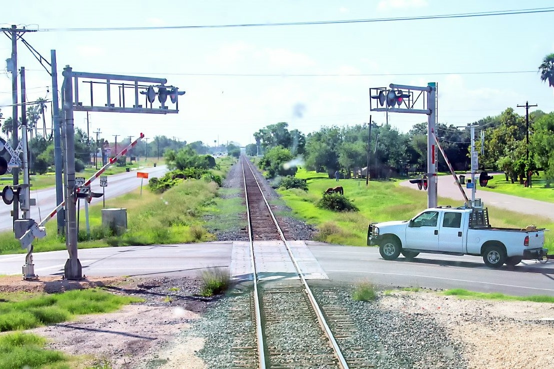 Thi thu cau hoi diem liet bang lai oto hang B2 anh 2