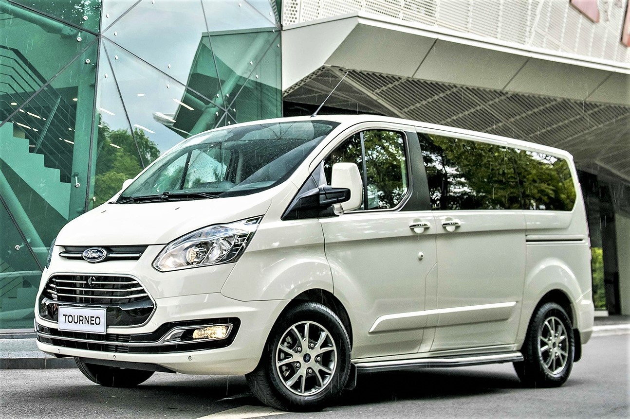 Nhung oto ban cham nhat thang 6 hinh anh