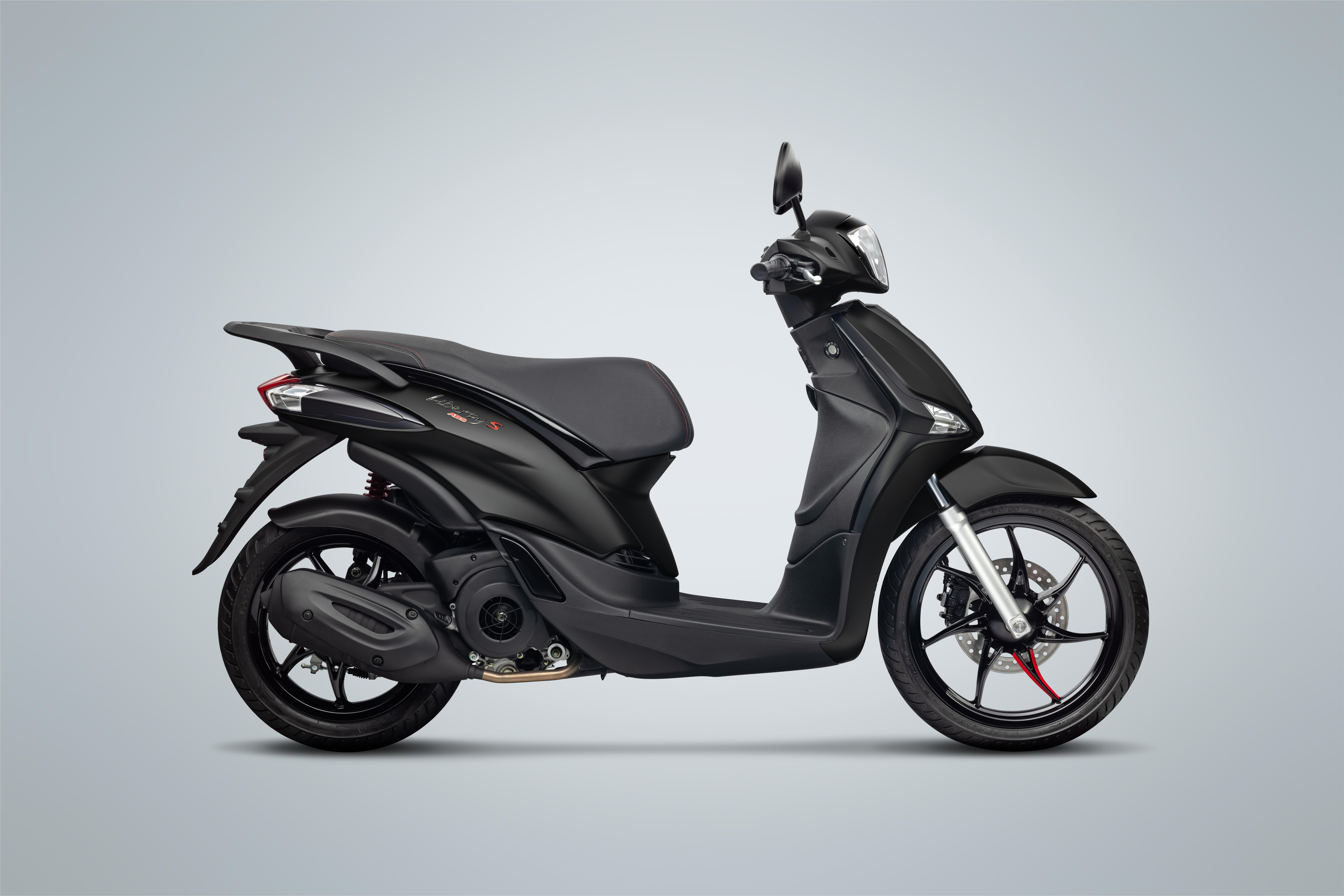Ra mắt Piaggio Liberty S Black Series - đối đầu SH Mode,  58, 5 triệu ảnh 3 Ra mat Piaggio Liberty S Black Series - doi dau SH Mode,  58, 5 trieu anh 3