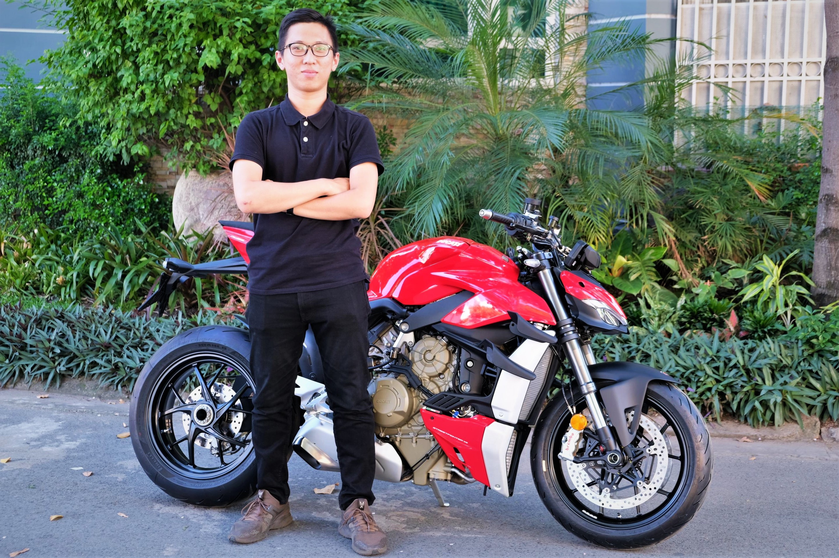 Ducati Streetfighter V4 - naked-bike manh nhat the gioi tai VN hinh anh