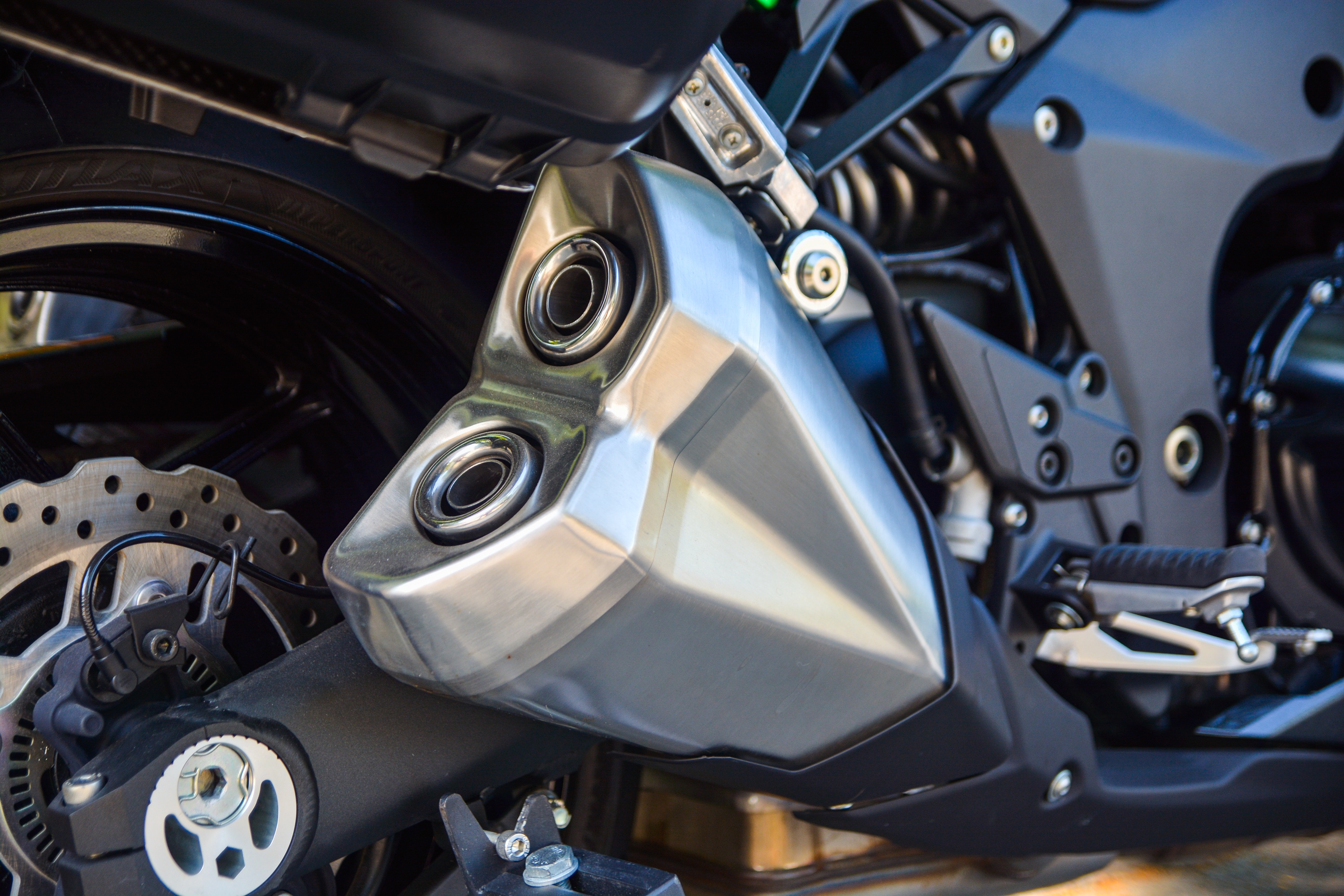 Kawasaki Z1000SX,  phien ban touring cua Z1000 gia 340 trieu anh 10