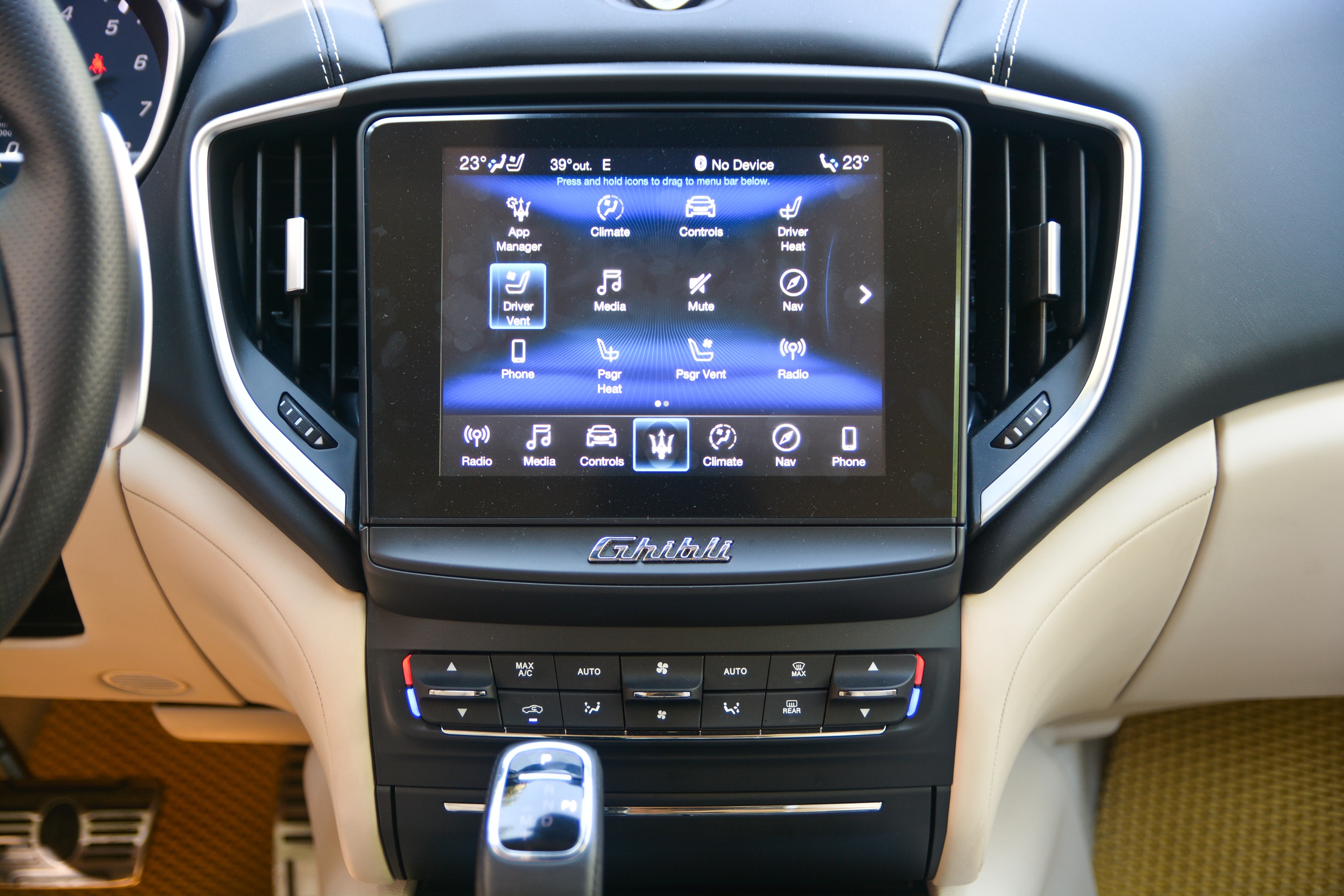 Chi tiet Maserati Ghibli o VN - sedan manh 350 ma luc,  gia tu 5, 69 ty anh 8