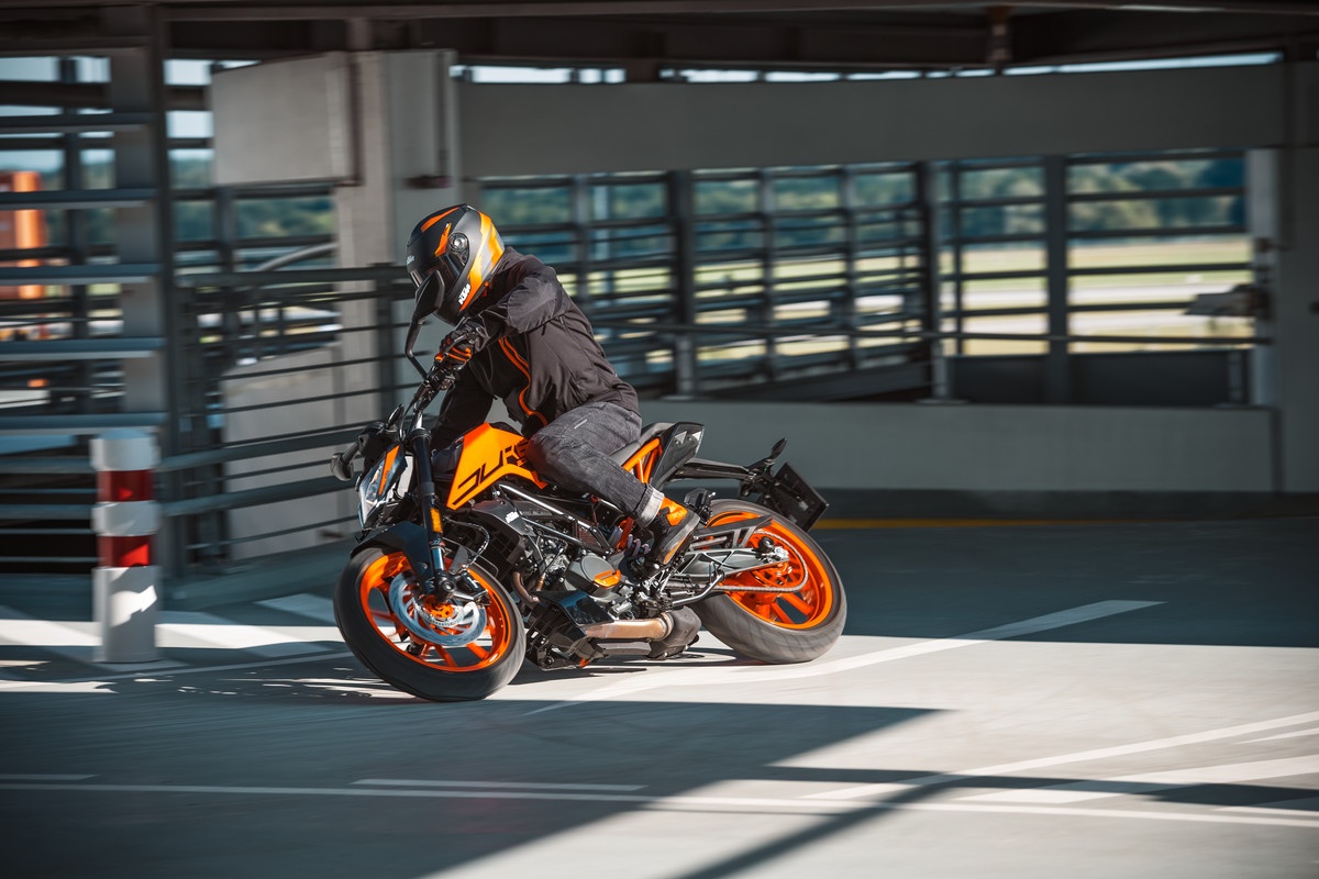KTM 200 Duke 2021 ra mắt tại Malaysia ảnh 6 KTM 200 Duke 2021 ra mat tai Malaysia anh 6