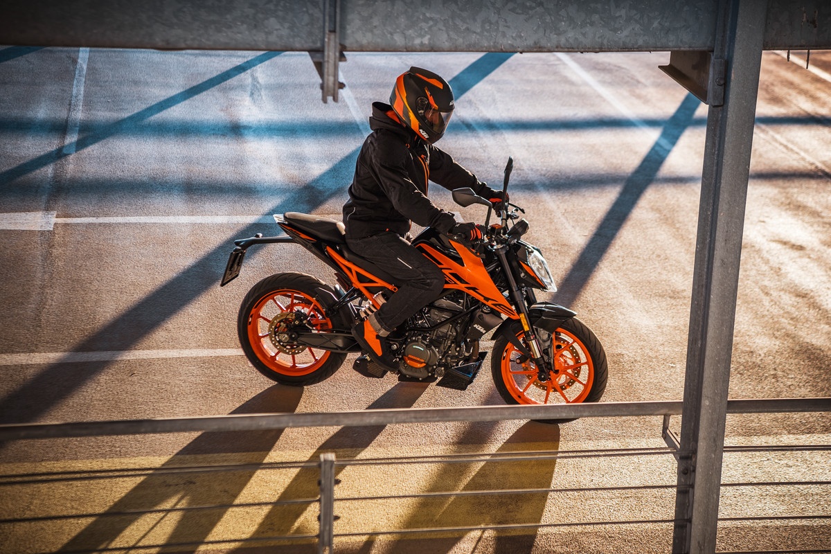 KTM 200 Duke 2021 ra mắt tại Malaysia ảnh 1 KTM 200 Duke 2021 ra mat tai Malaysia anh 1