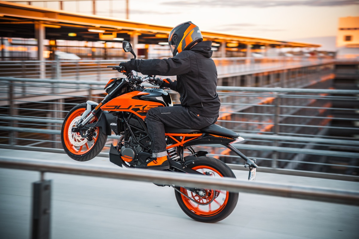 KTM 200 Duke 2021 ra mắt tại Malaysia ảnh 4 KTM 200 Duke 2021 ra mat tai Malaysia anh 4