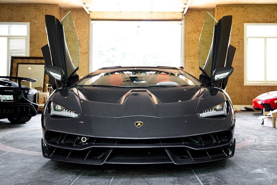 Hàng hiếm Lamborghini Centenario Roadster 2017 rao bán giá triệu USD ảnh 2 Hang hiem Lamborghini Centenario Roadster 2017 rao ban gia trieu USD anh 2
