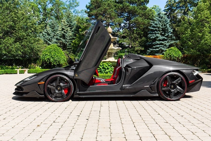 Hàng hiếm Lamborghini Centenario Roadster 2017 rao bán giá triệu USD ảnh 3 Hang hiem Lamborghini Centenario Roadster 2017 rao ban gia trieu USD anh 3