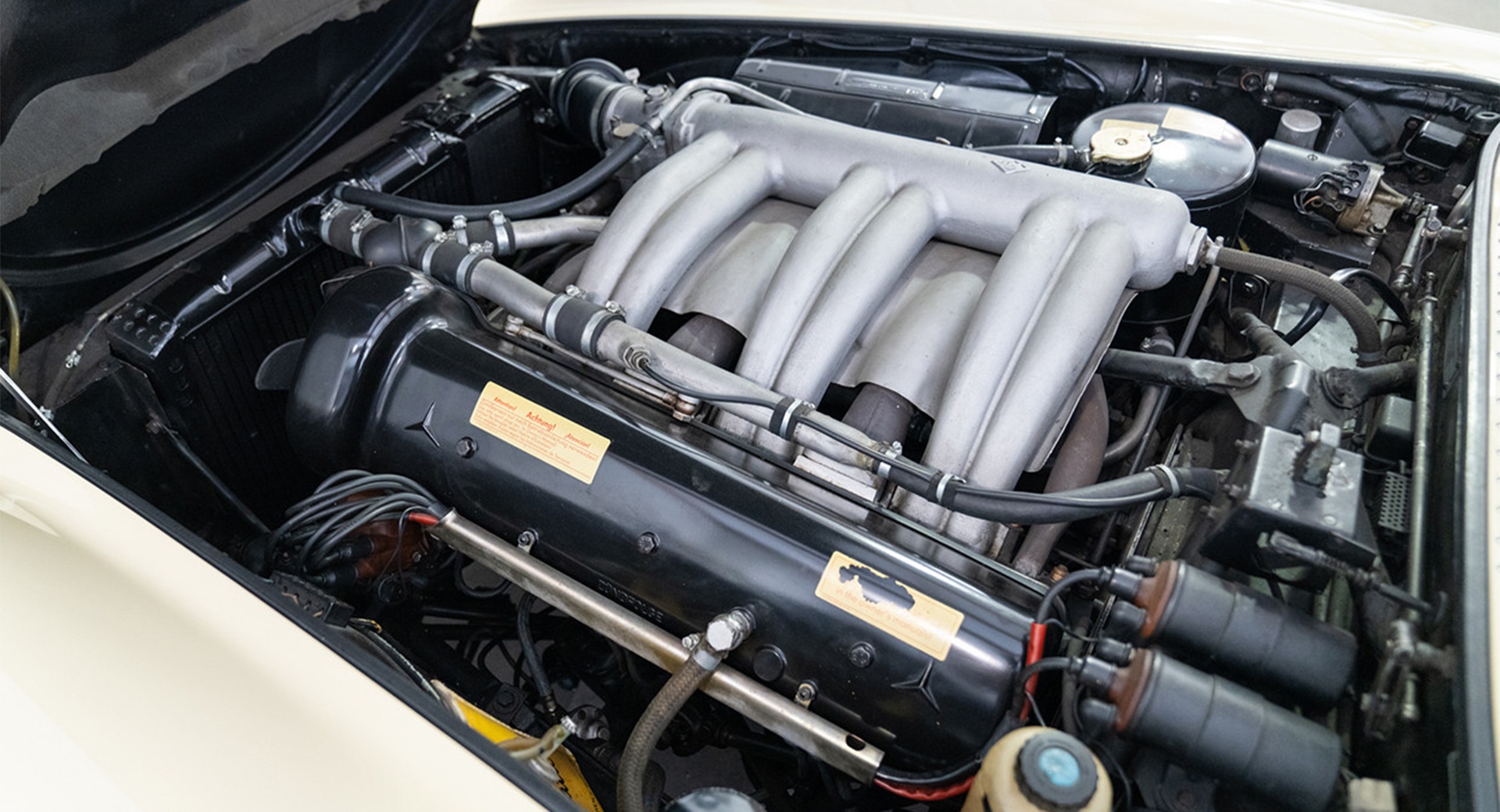 Mercedes-Benz 300 SL Roadster doi 1961 rao ban gan mot trieu USD anh 5