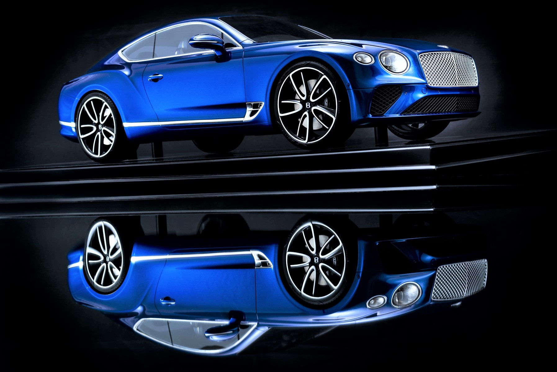 Mo hinh Bentley Continental GT - nhu xe that, che tac trong 300 gio hinh anh