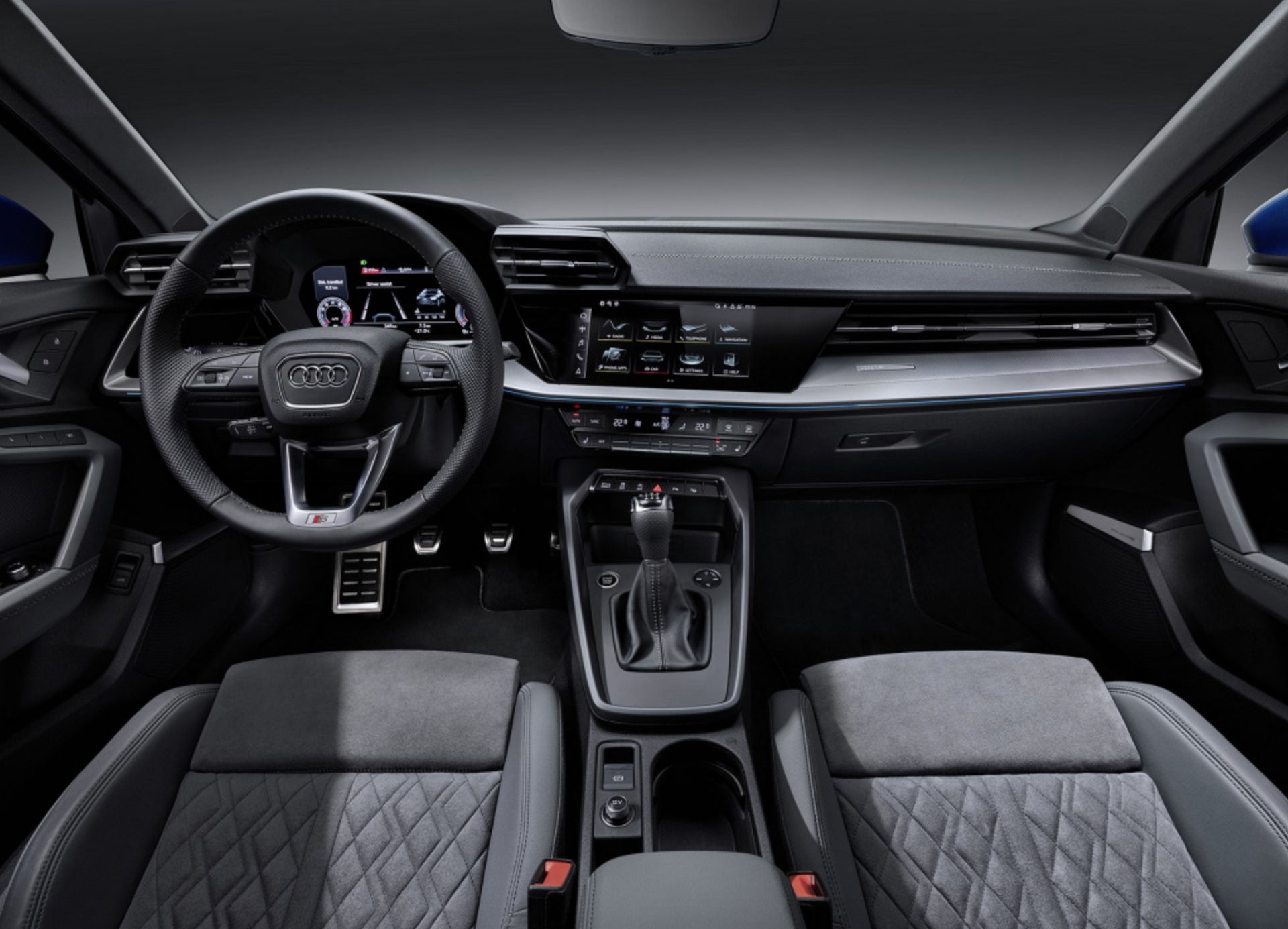 Lộ diện Audi A3 phiên bản trục cơ sở kéo dài,  trang bị động cơ 1.5L ảnh 3 Lo dien Audi A3 phien ban truc co so keo dai,  trang bi dong co 1.5L anh 3