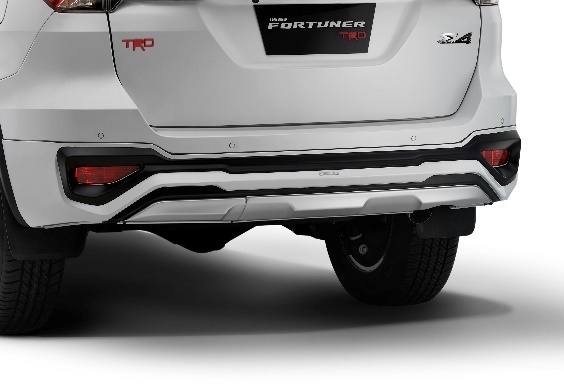 Ra mắt Toyota Fortuner TRD Limited Edition,  giá từ 46.614 USD ảnh 3 Ra mat Toyota Fortuner TRD Limited Edition,  gia tu 46.614 USD anh 3