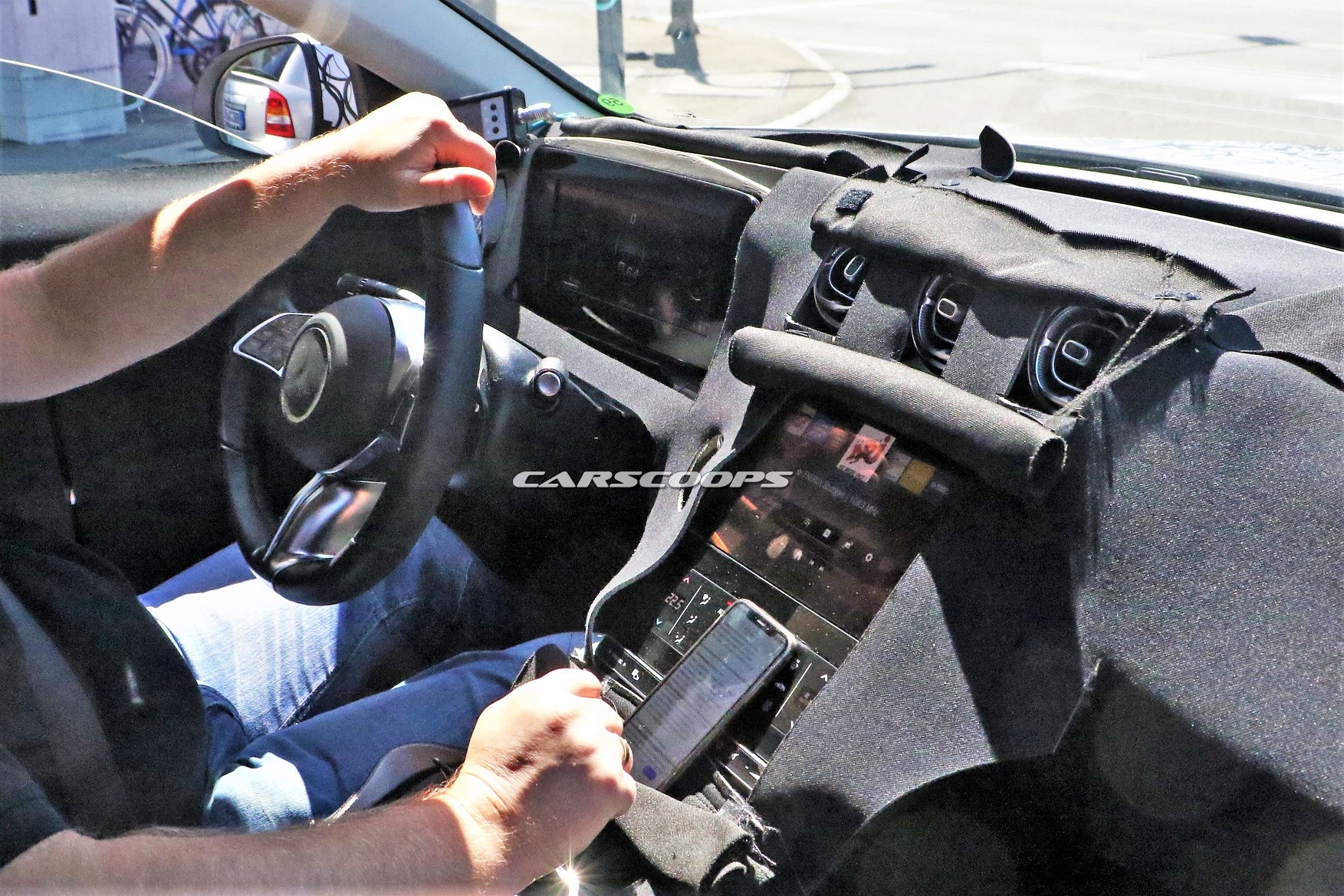 Lo anh noi that Mercedes-Benz C-Class the he moi hinh anh