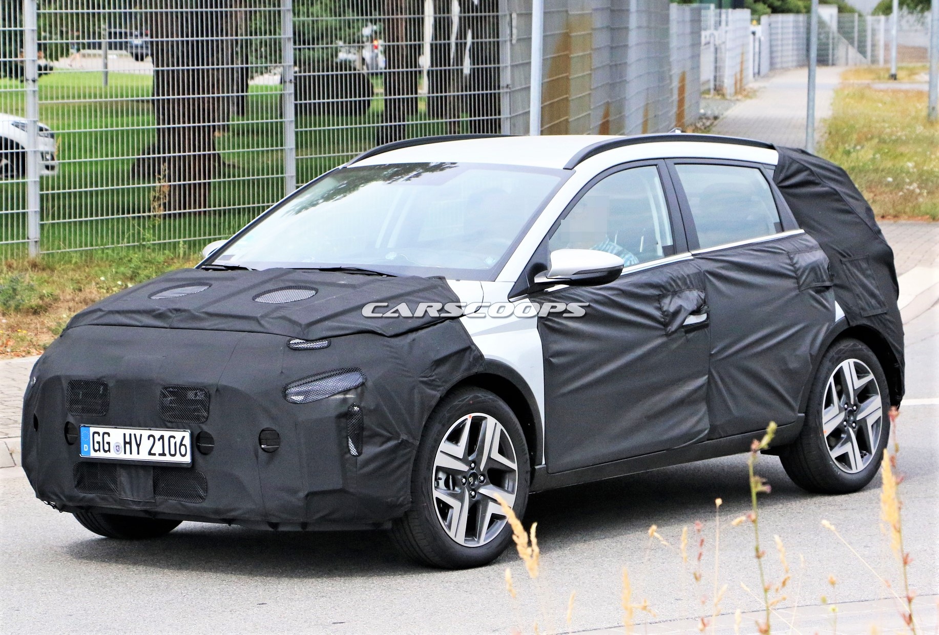 Lo anh crossover nho nhat cua Hyundai hinh anh