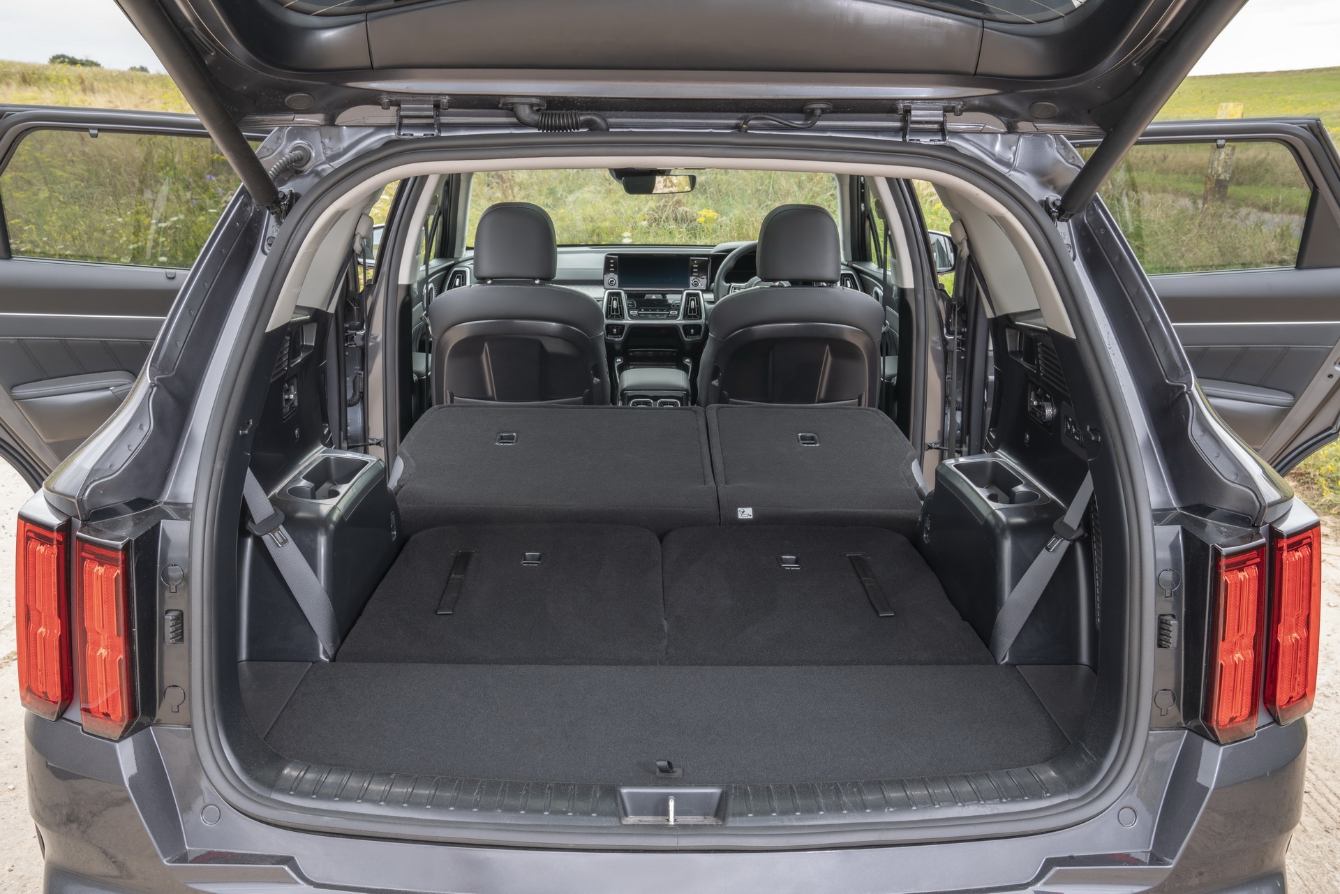 Kia Sorento 2021 mở bán tại châu Âu,  dự kiến về VN trong năm nay ảnh 11 Kia Sorento 2021 mo ban tai chau Au,  du kien ve VN trong nam nay anh 11