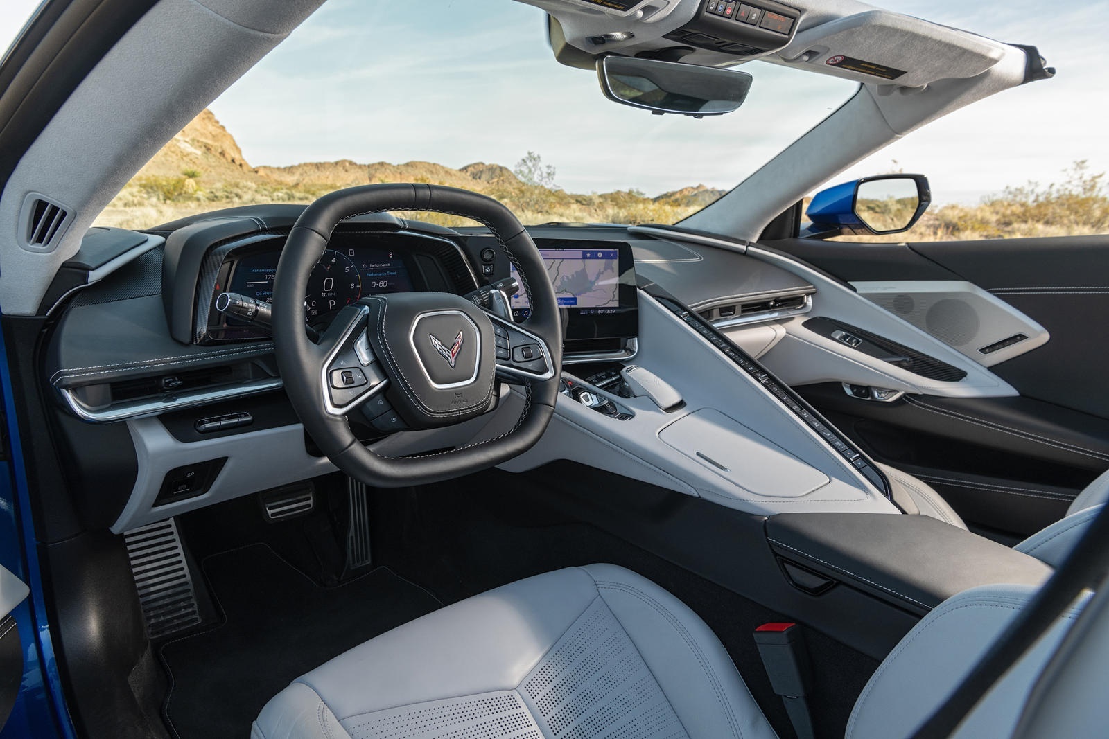 Chevrolet Corvette C8 gặp lỗi nắp capô tự bung khi chạy ảnh 2 Chevrolet Corvette C8 gap loi nap capo tu bung khi chay anh 2