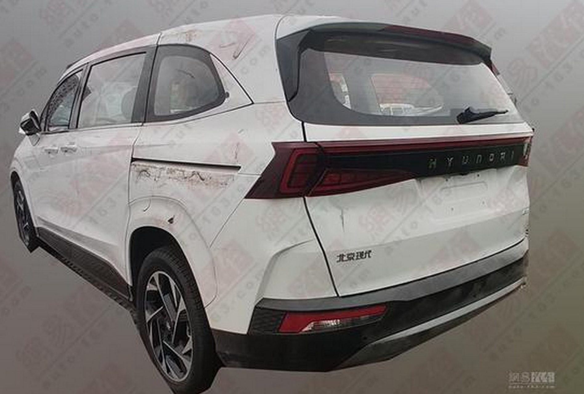 Hyundai Custo ra mắt,  MPV 6 chỗ trang bị động cơ tăng áp 2.0L ảnh 3 Hyundai Custo ra mat,  MPV 6 cho trang bi dong co tang ap 2.0L anh 3