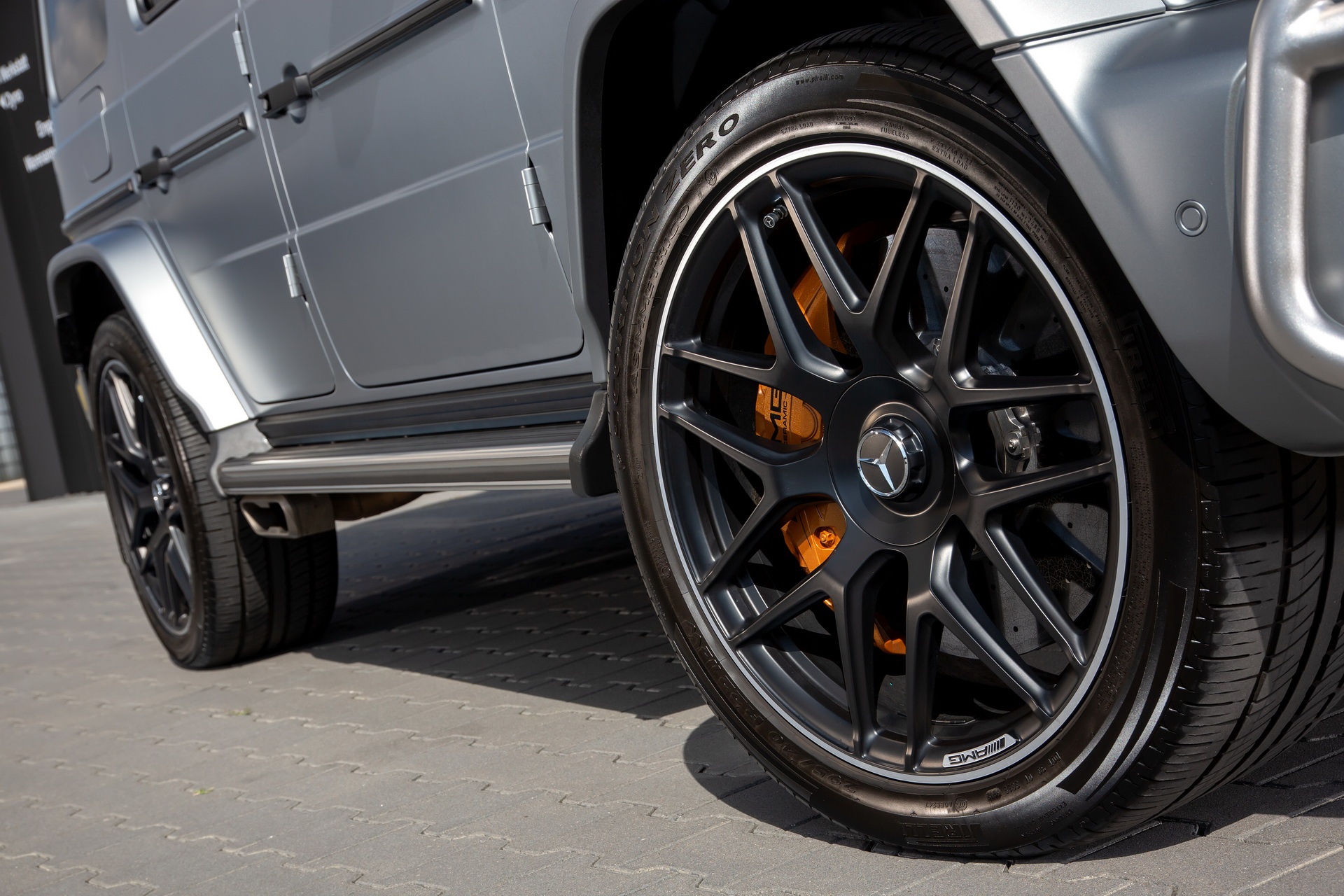 Mercedes-AMG G63 với gói độ mạnh gần bằng Bugatti Veyron ảnh 4 Mercedes-AMG G63 voi goi do manh gan bang Bugatti Veyron anh 4