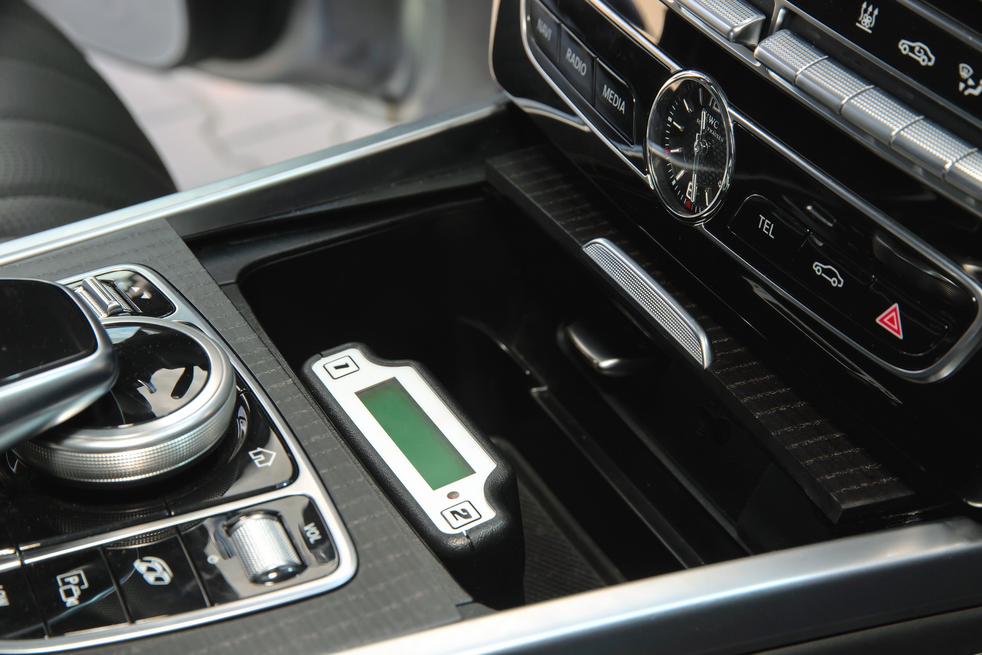 Mercedes-AMG G63 với gói độ mạnh gần bằng Bugatti Veyron ảnh 6 Mercedes-AMG G63 voi goi do manh gan bang Bugatti Veyron anh 6