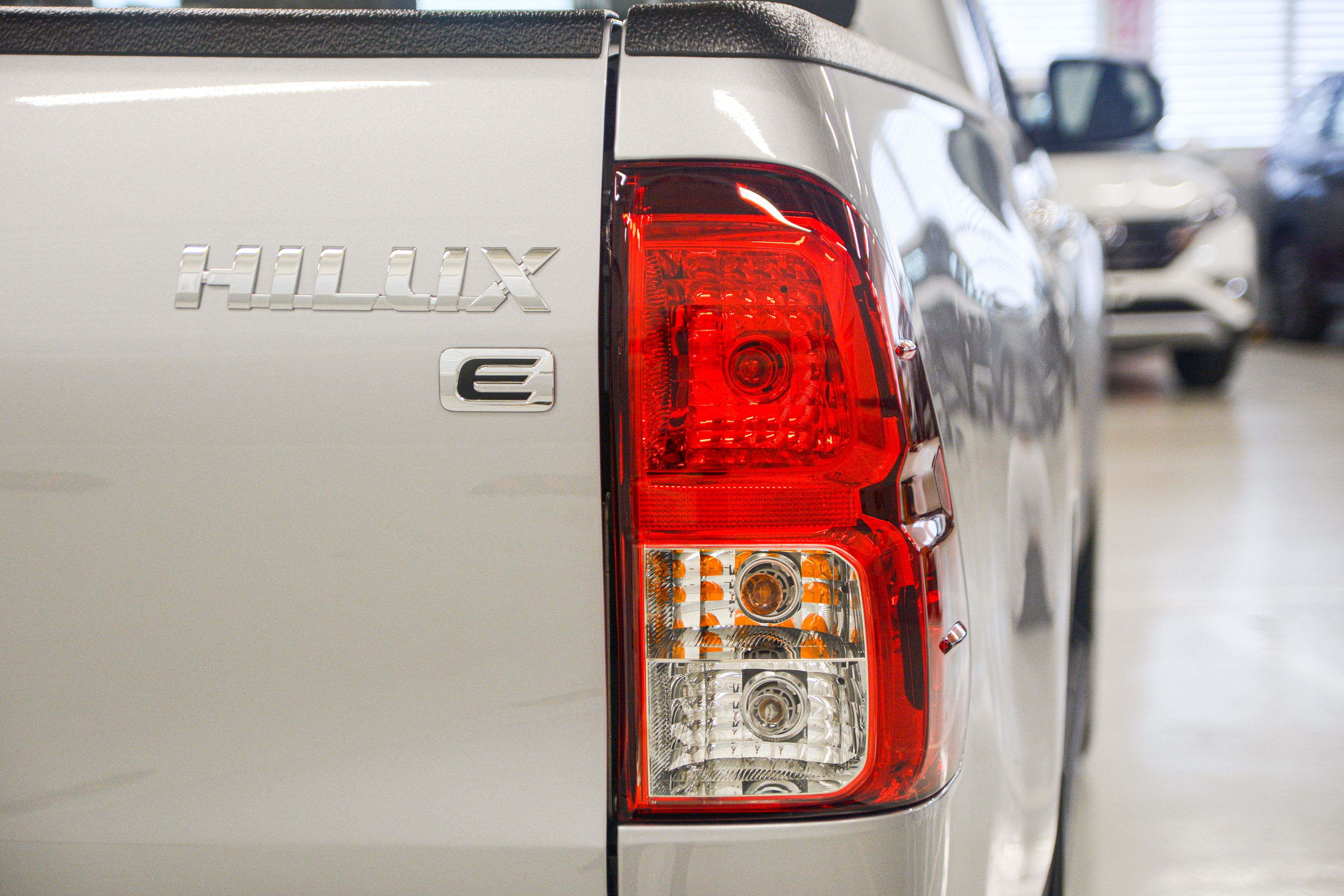 Chi tiết Toyota Hilux 2020 tại VN - 4 phiên bản,  giá từ 628 triệu đồng ảnh 6 Chi tiet Toyota Hilux 2020 tai VN - 4 phien ban,  gia tu 628 trieu dong anh 6