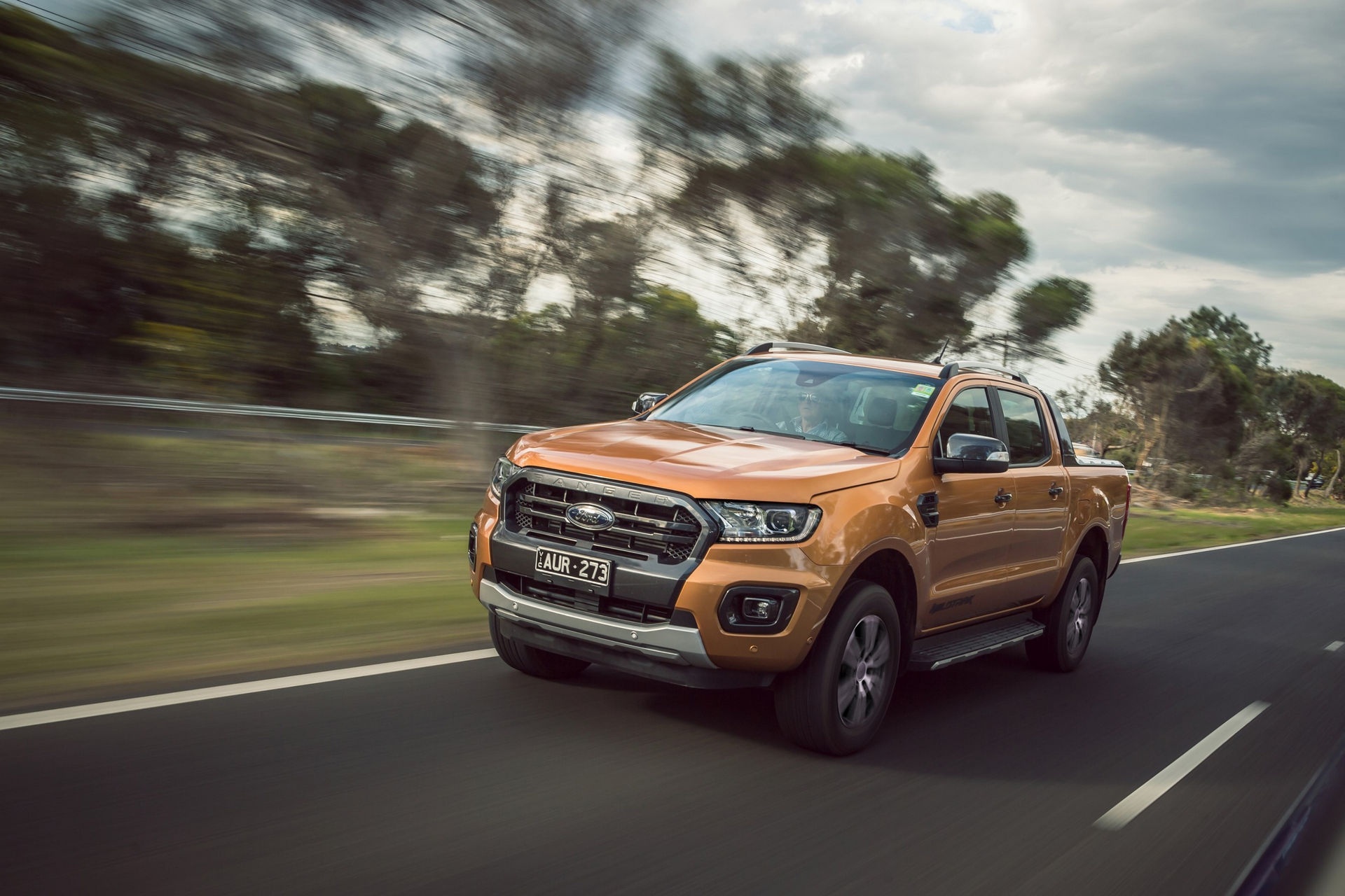 Ford Ranger Wildtrak X ra mat anh 7
