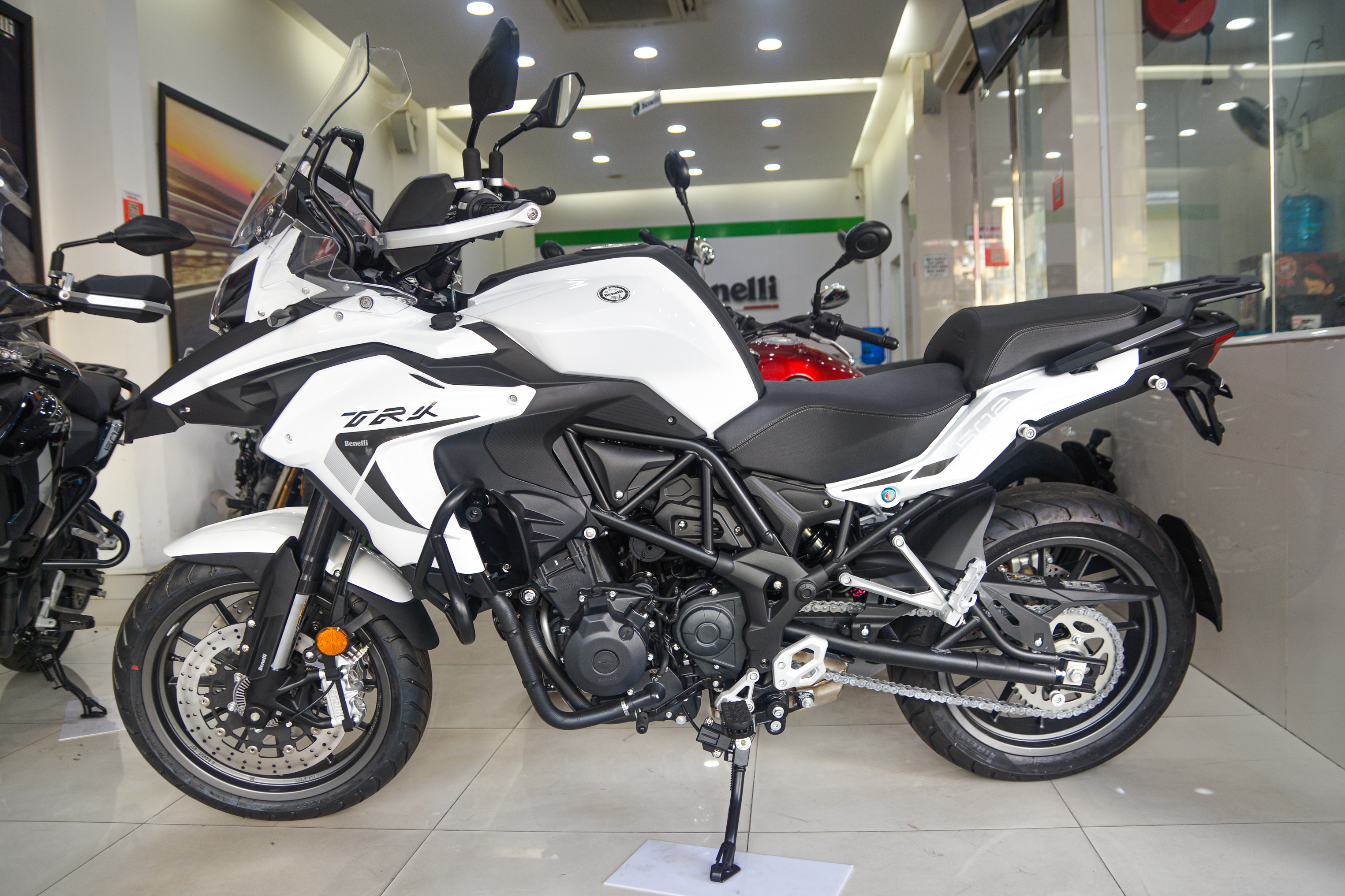 Chi tiet Benelli TRK 502 2020 tai VN anh 1