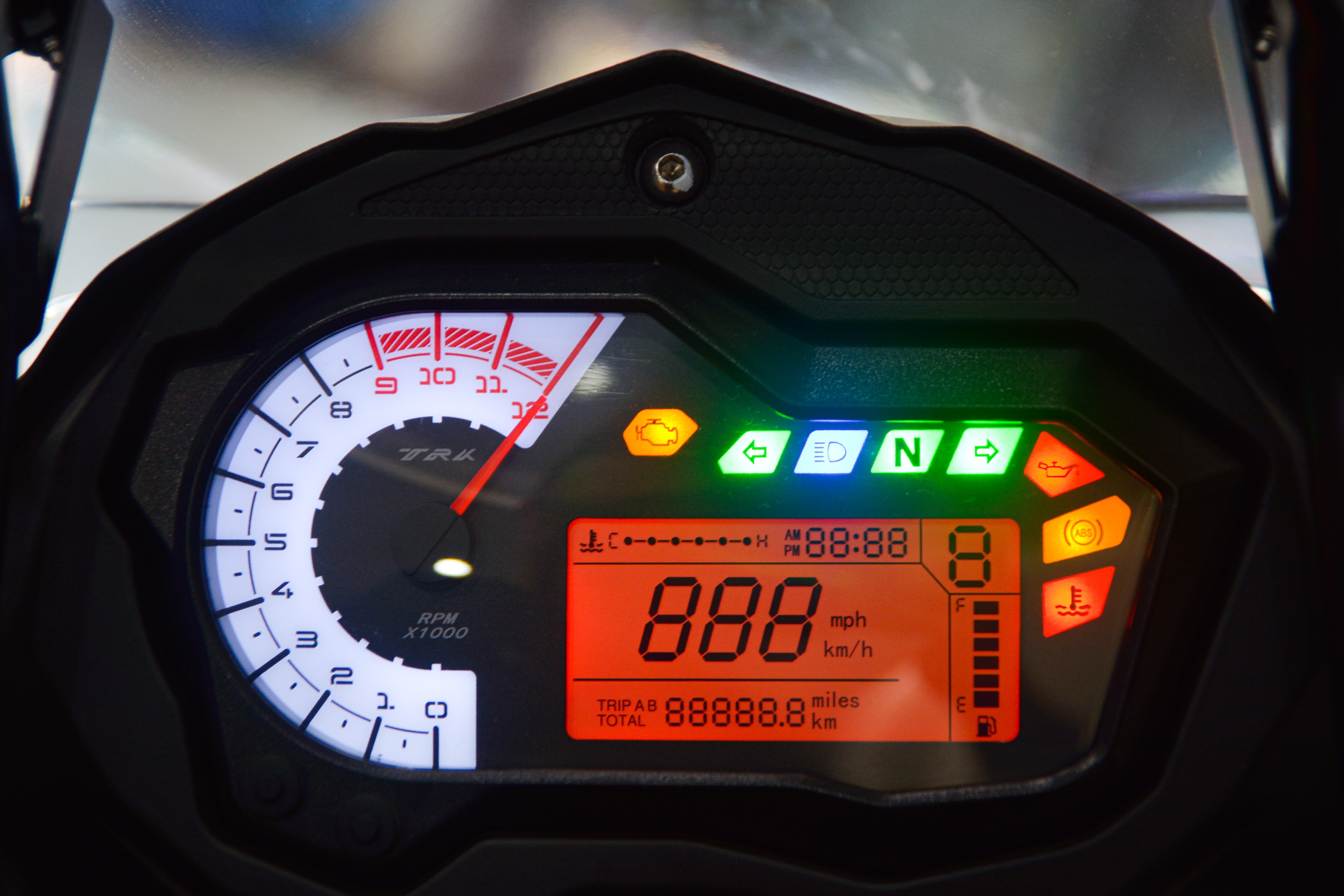 Chi tiet Benelli TRK 502 2020 tai VN anh 8