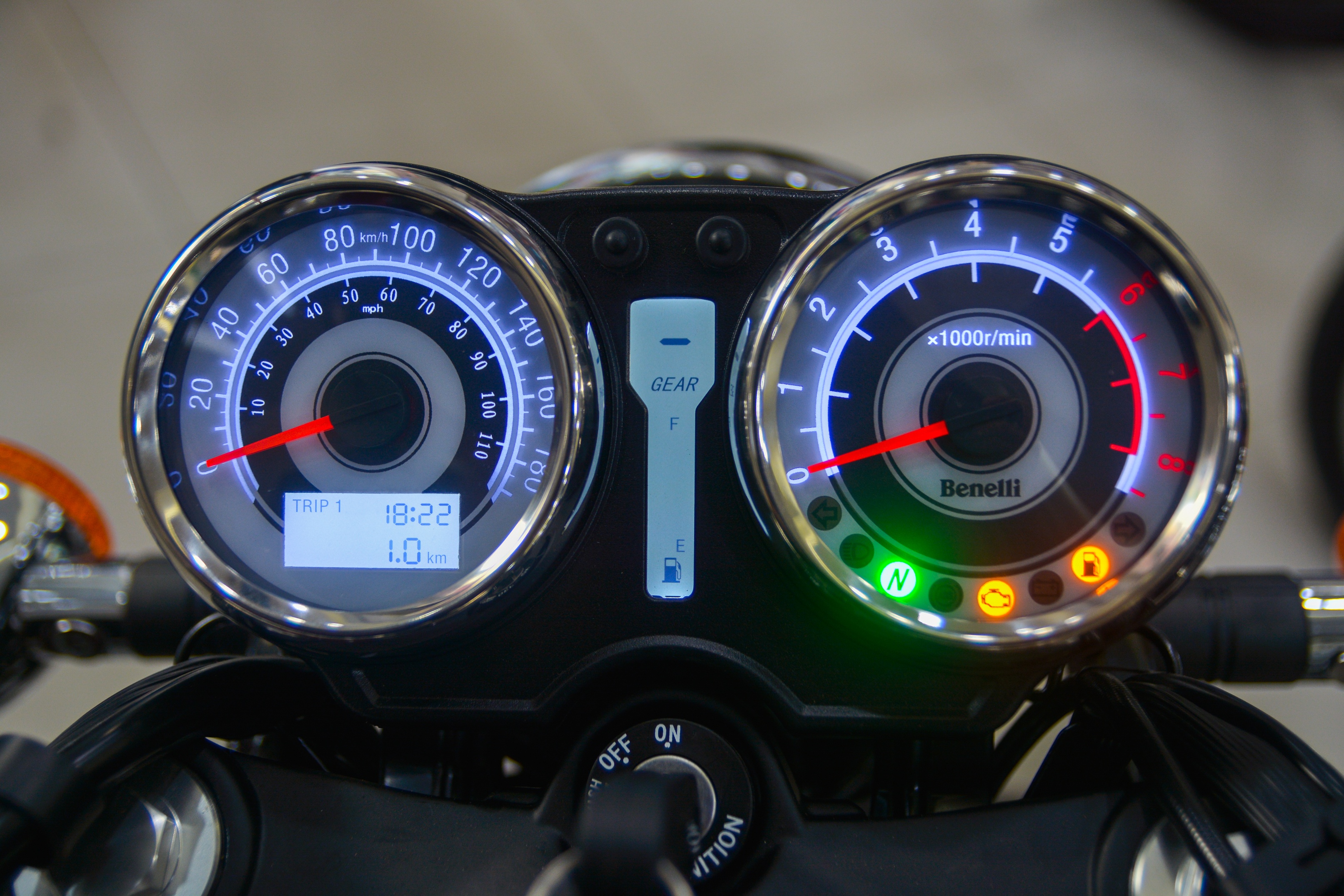 Chi tiet Benelli Imperiale 400 2020 tai VN anh 4