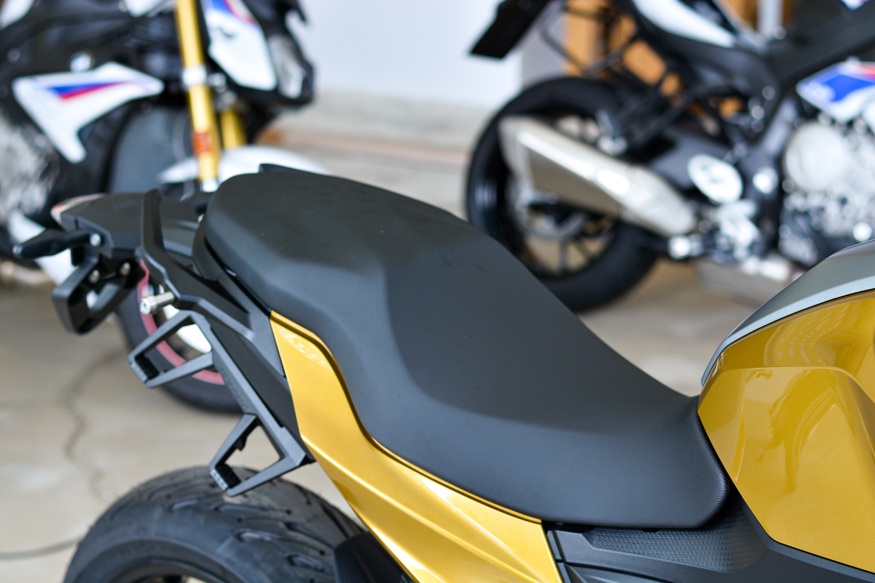 Chi tiet BMW F 900 XR - moto sport-adventure gia 549 trieu anh 15